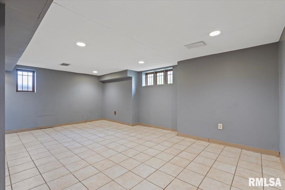 1729 11th Avenue, Moline, Illinois image 35