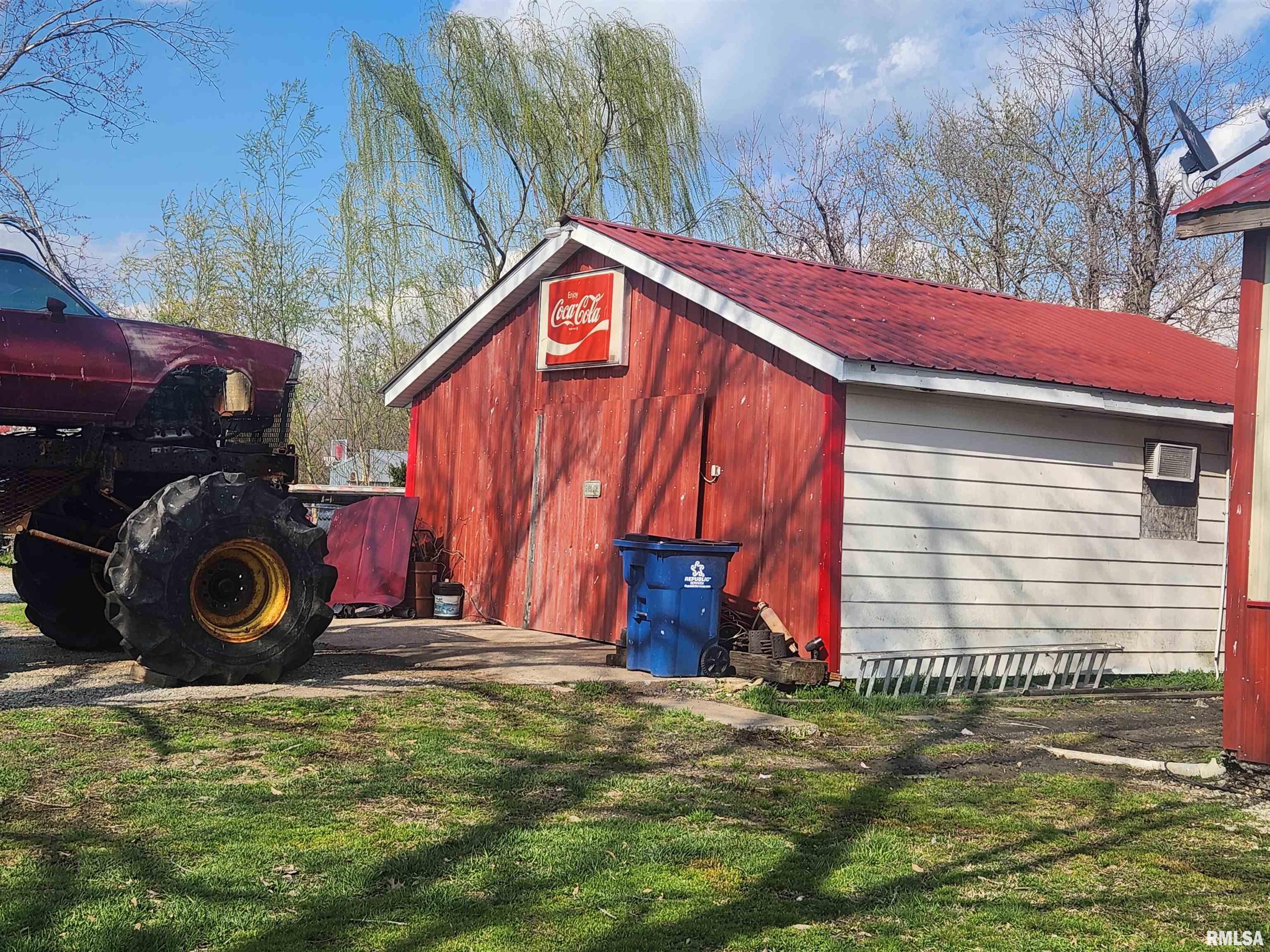 17116 Old Town Drive, Sesser, Illinois image 10
