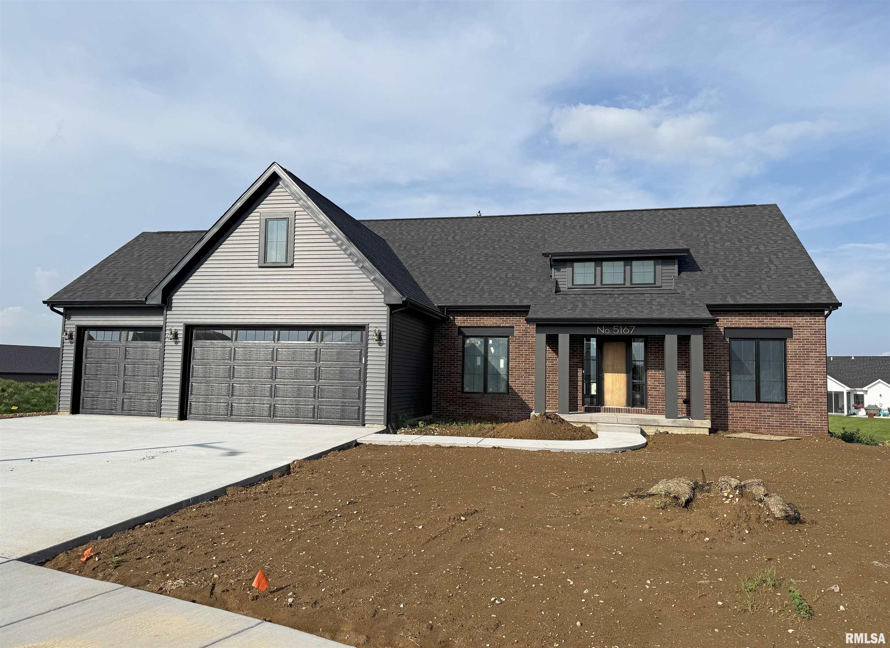 5167 Lakeside Court, Bettendorf, Iowa image 1