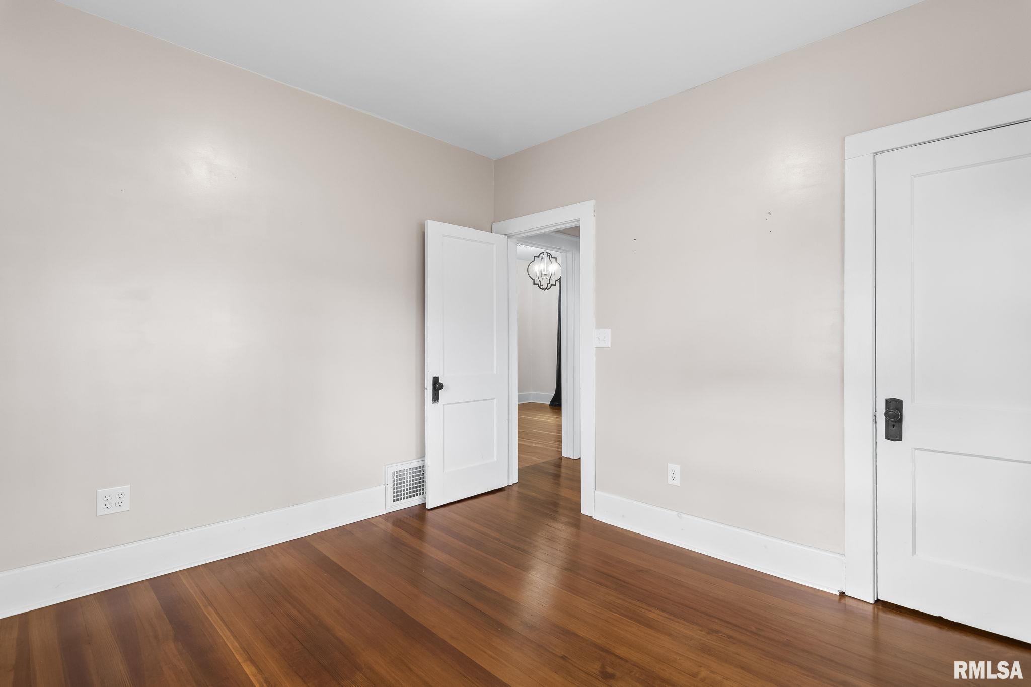 644 W Woodland Avenue, Springfield, Illinois image 23