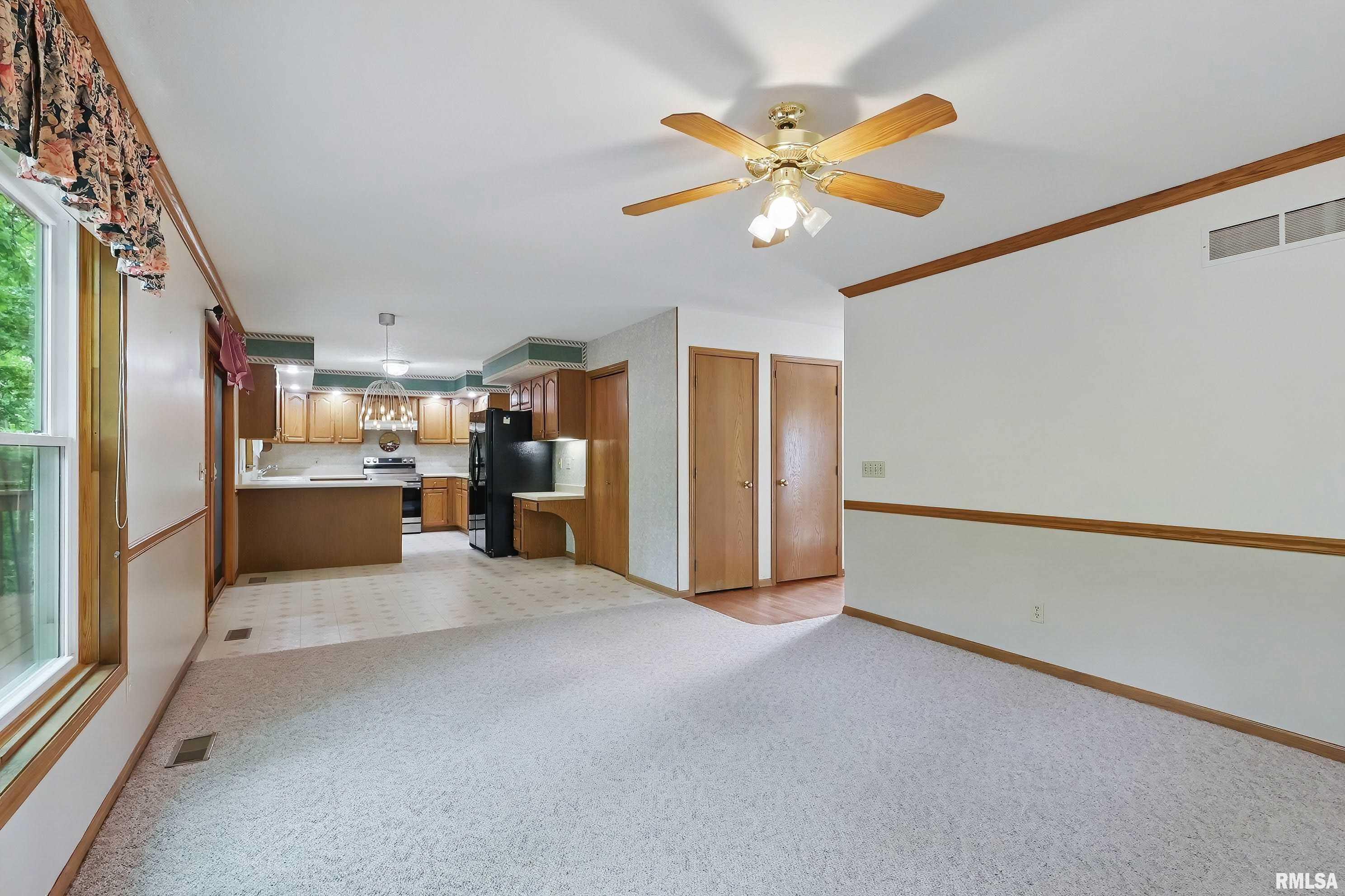 1003 E 3rd Street Court, Coal Valley, Illinois image 10