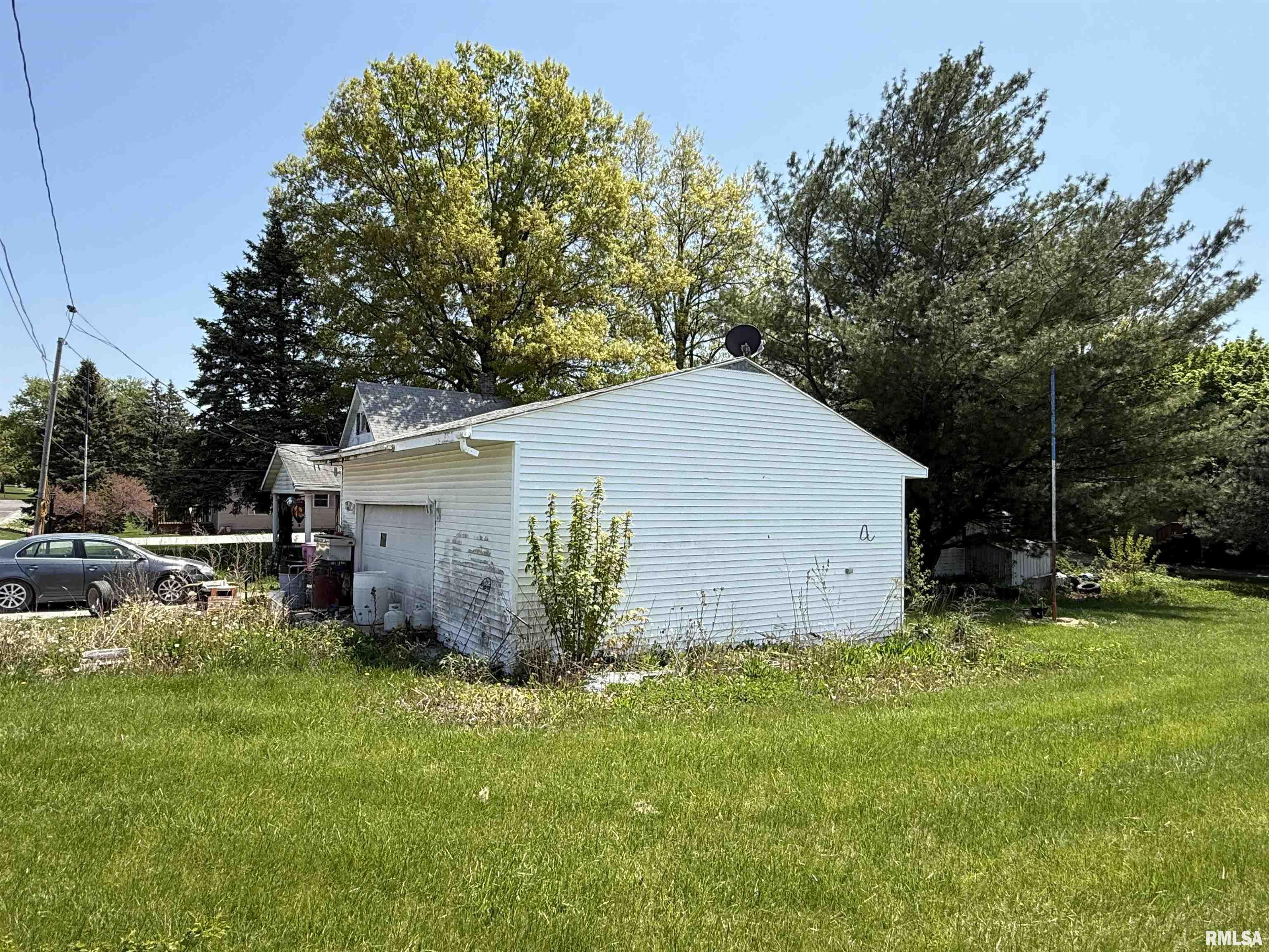 409 & 411 1st Street, Matherville, Illinois image 24