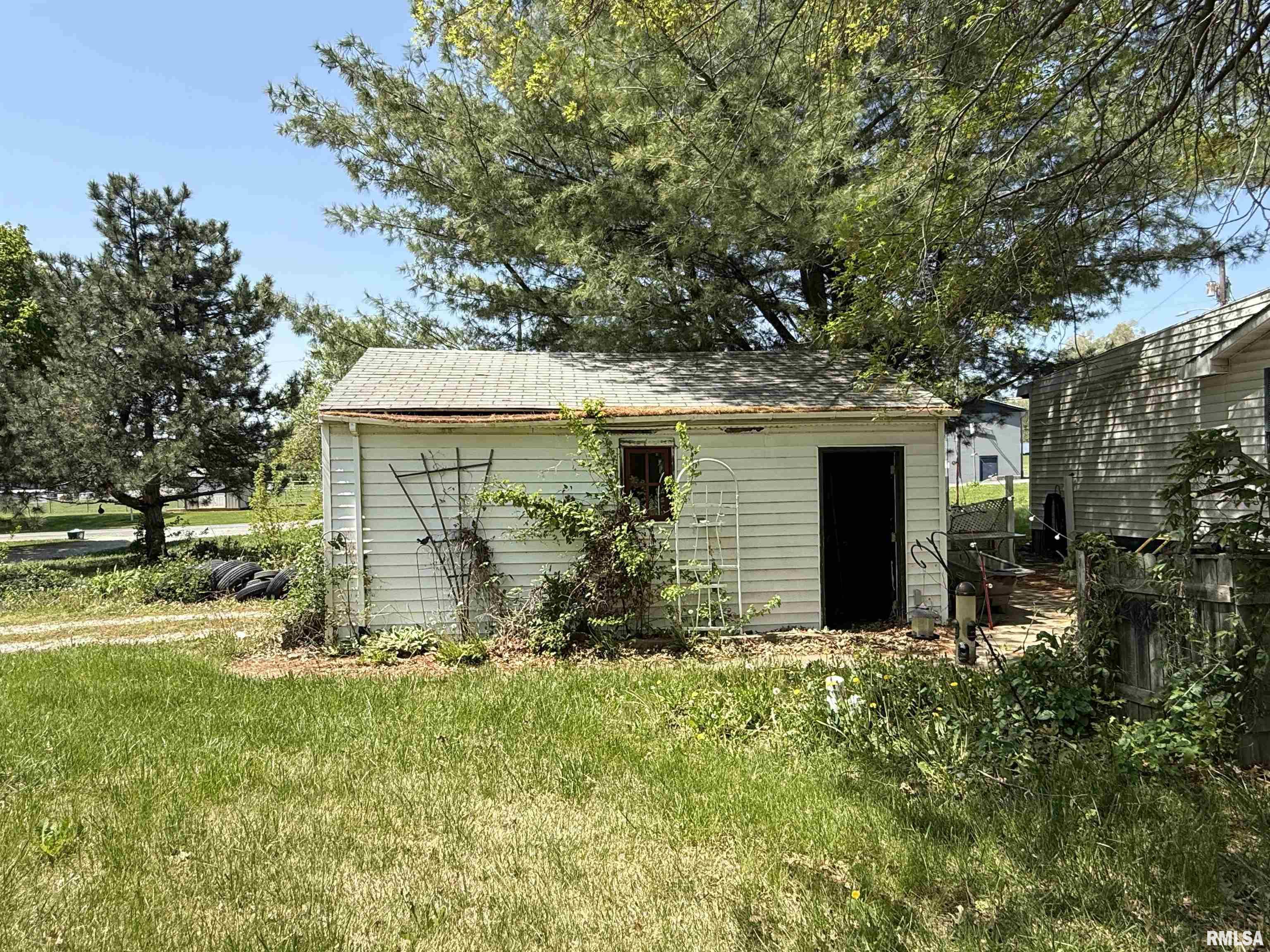 409 & 411 1st Street, Matherville, Illinois image 28