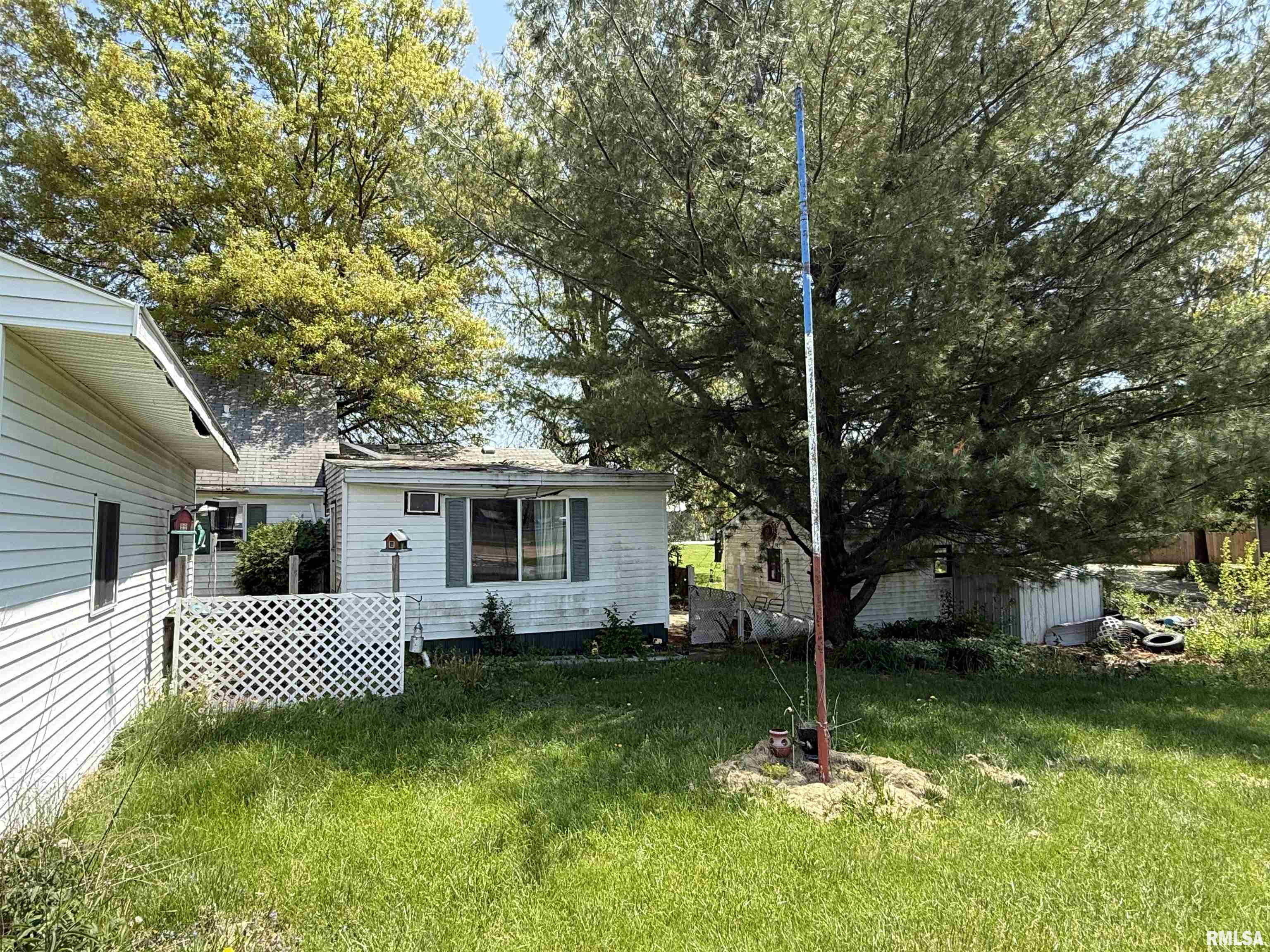 409 & 411 1st Street, Matherville, Illinois image 23
