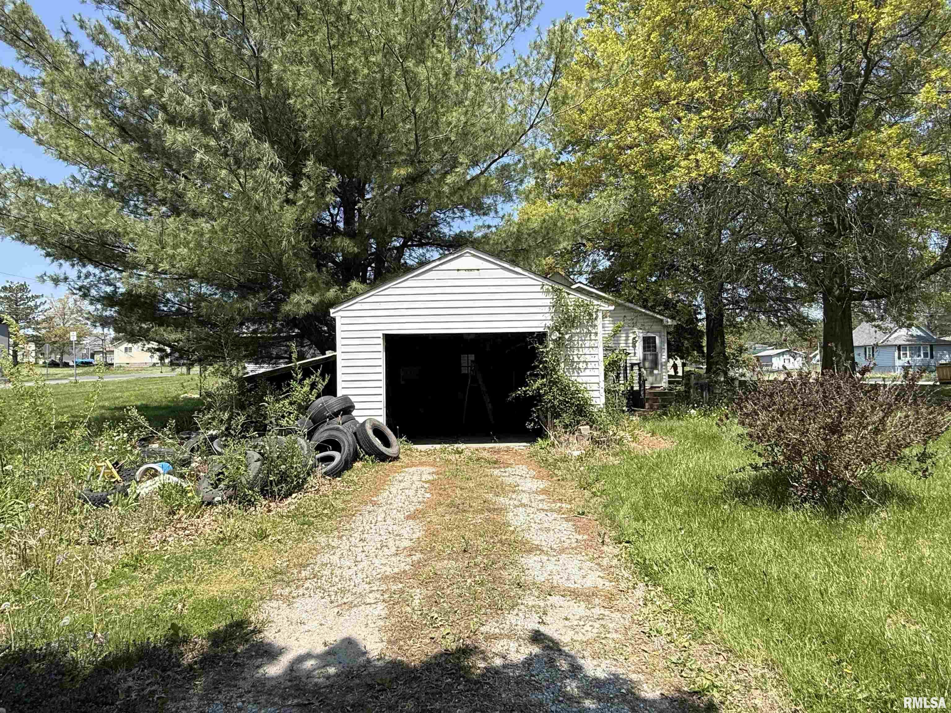 409 & 411 1st Street, Matherville, Illinois image 26