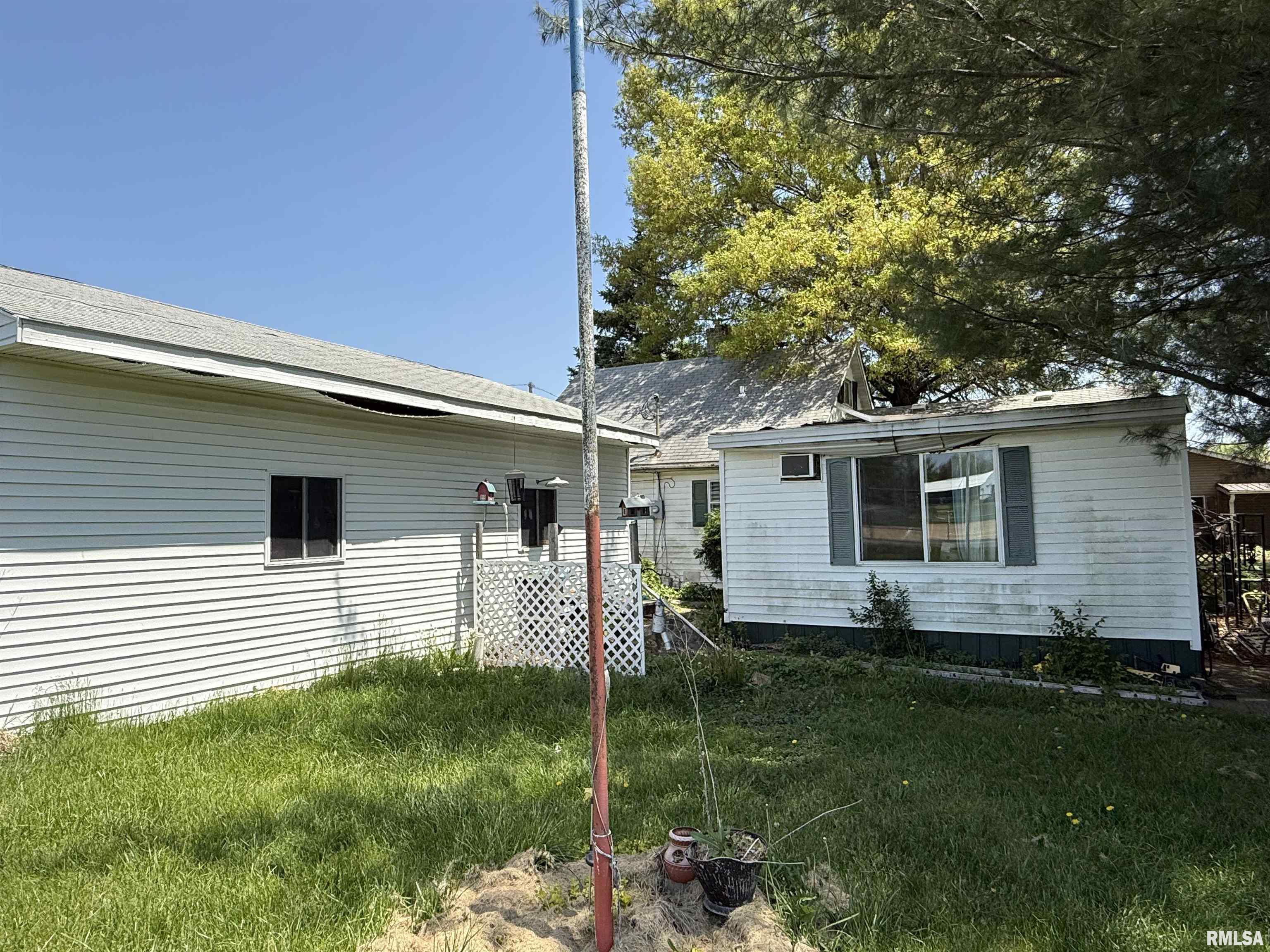 409 & 411 1st Street, Matherville, Illinois image 22