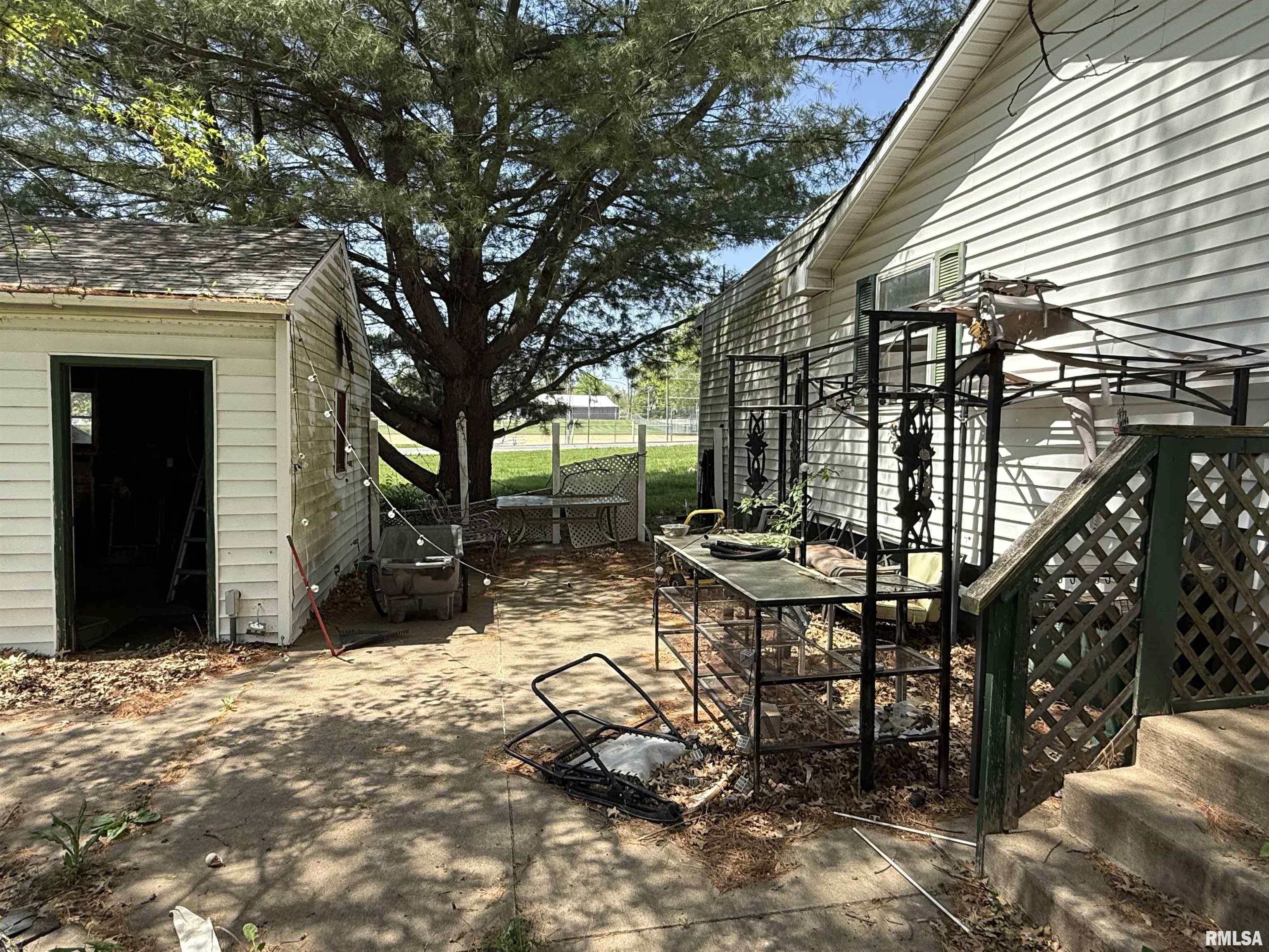 409 & 411 1st Street, Matherville, Illinois image 32