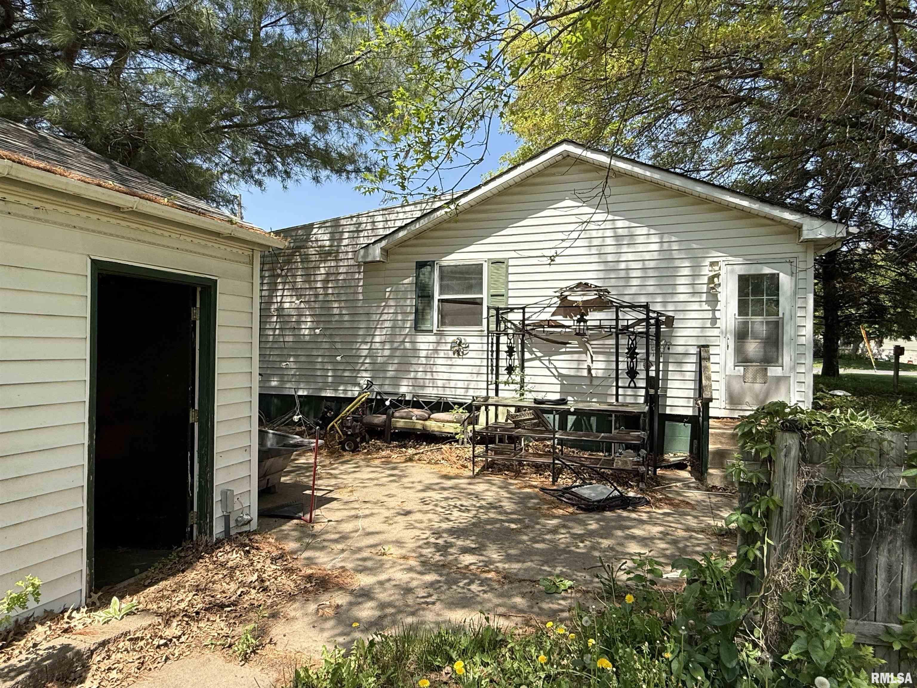 409 & 411 1st Street, Matherville, Illinois image 29