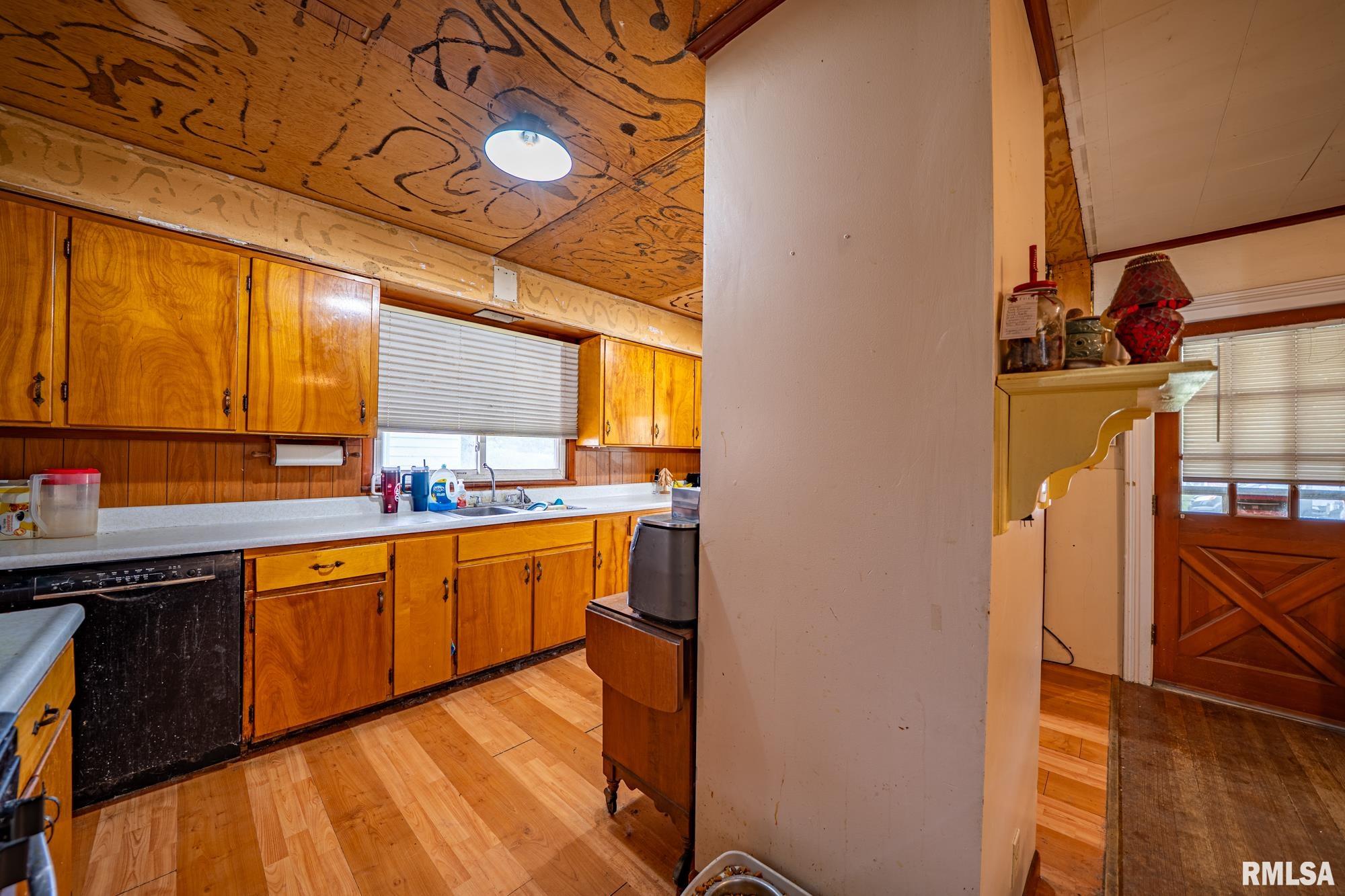 128 W Spruce Street, Canton, Illinois image 7