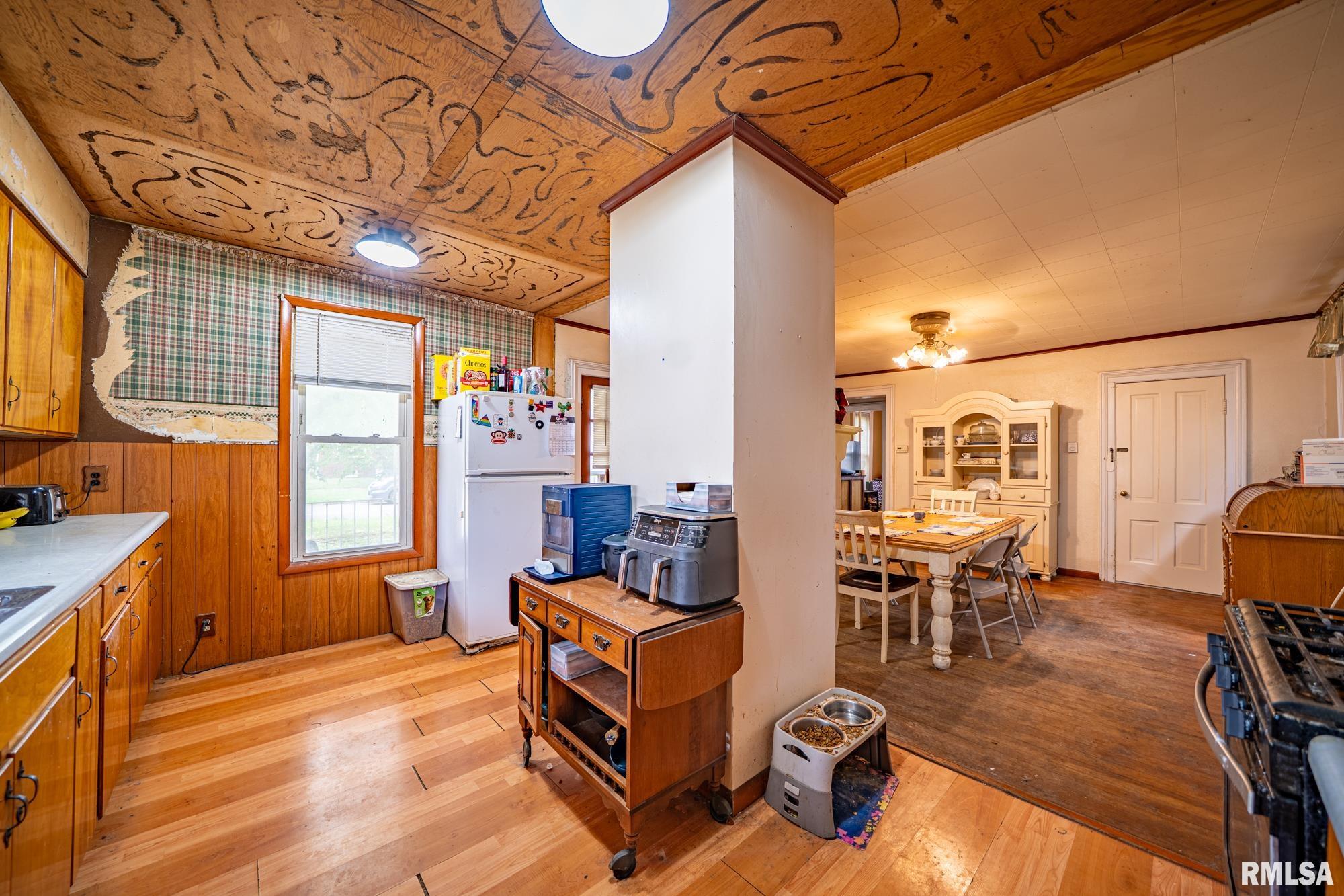 128 W Spruce Street, Canton, Illinois image 8