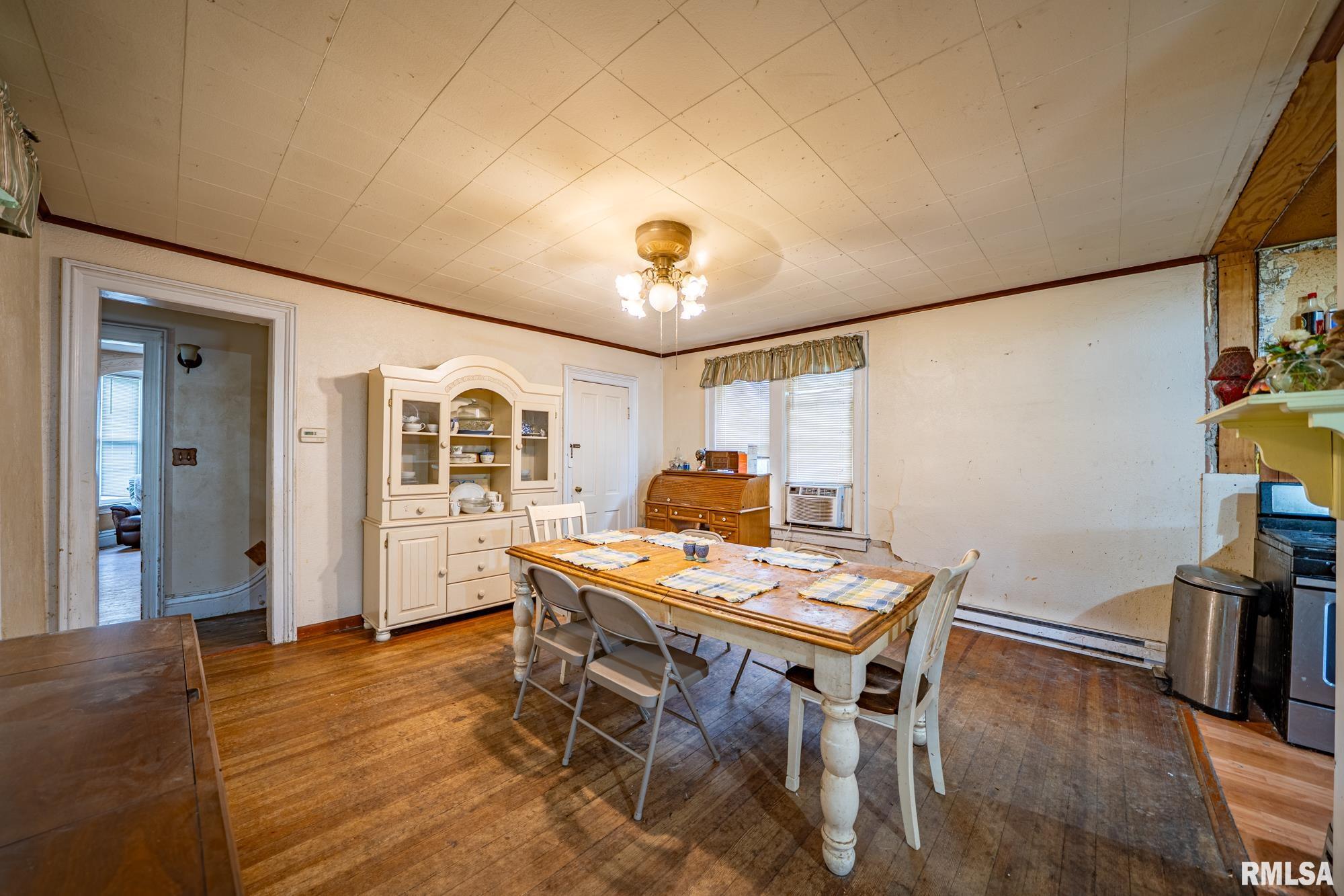128 W Spruce Street, Canton, Illinois image 11