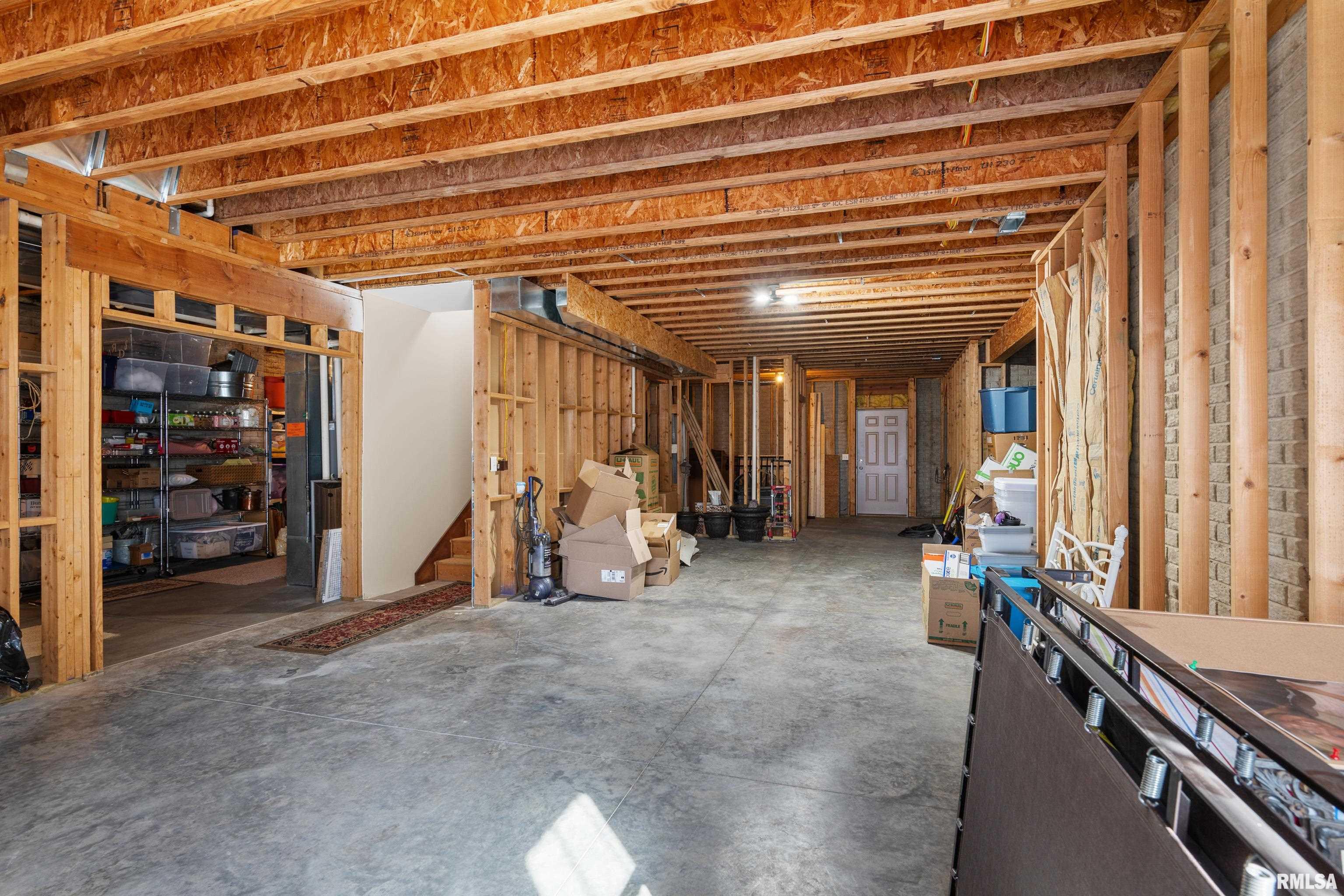 5255 Kristi Lane, Bettendorf, Iowa image 45