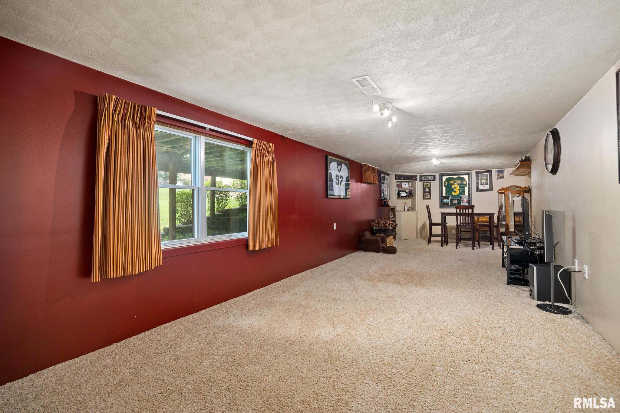 2731 W Pine Hill Lane, Peoria, Illinois image 24