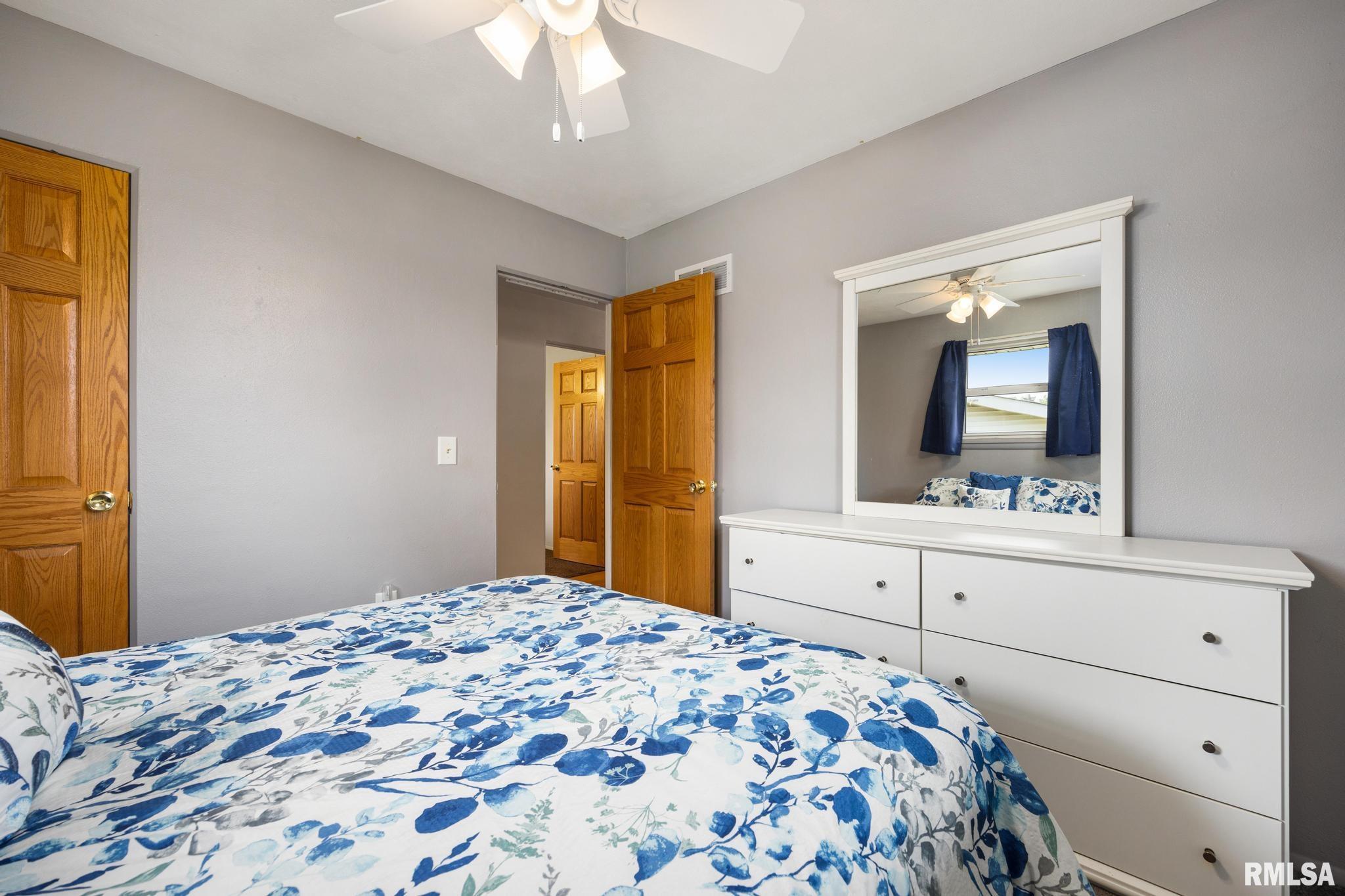 2731 W Pine Hill Lane, Peoria, Illinois image 17
