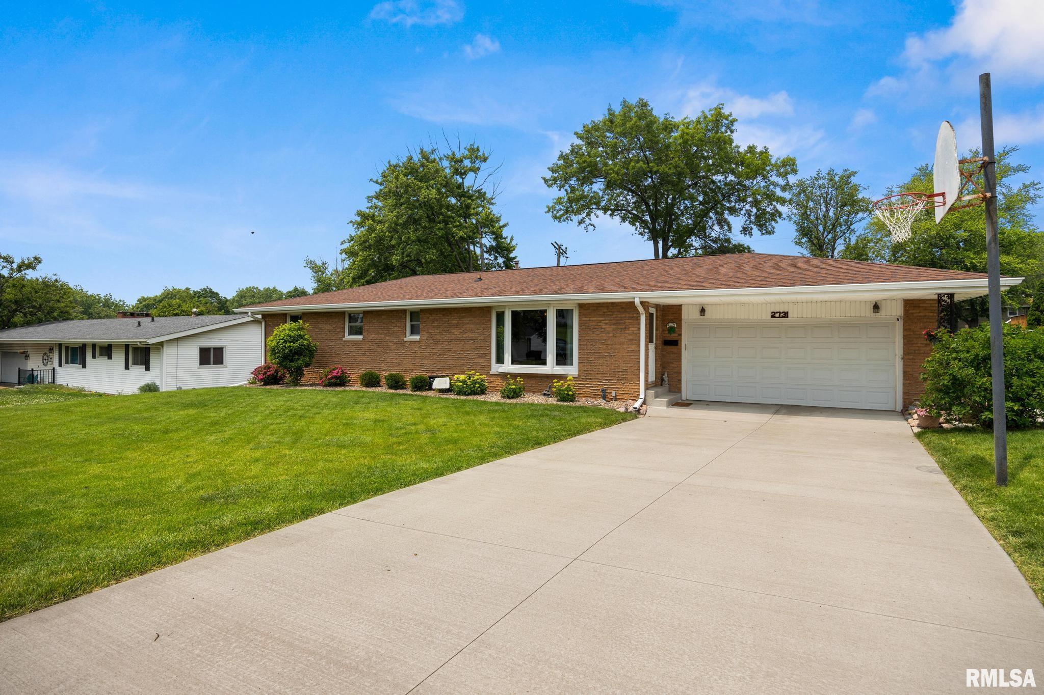 2731 W Pine Hill Lane, Peoria, Illinois image 3