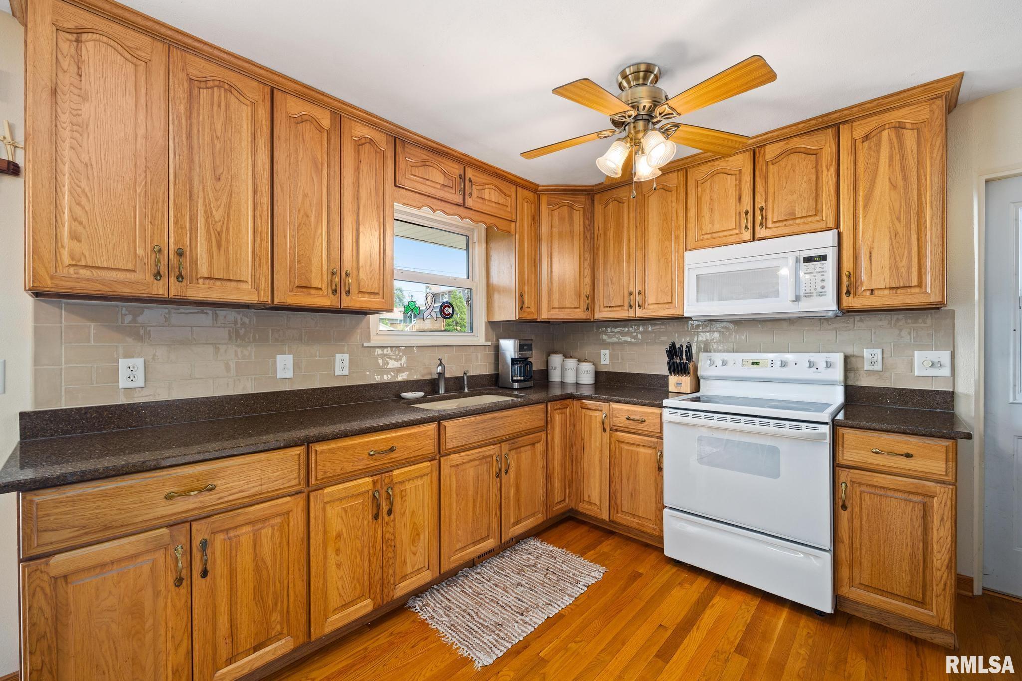 2731 W Pine Hill Lane, Peoria, Illinois image 9