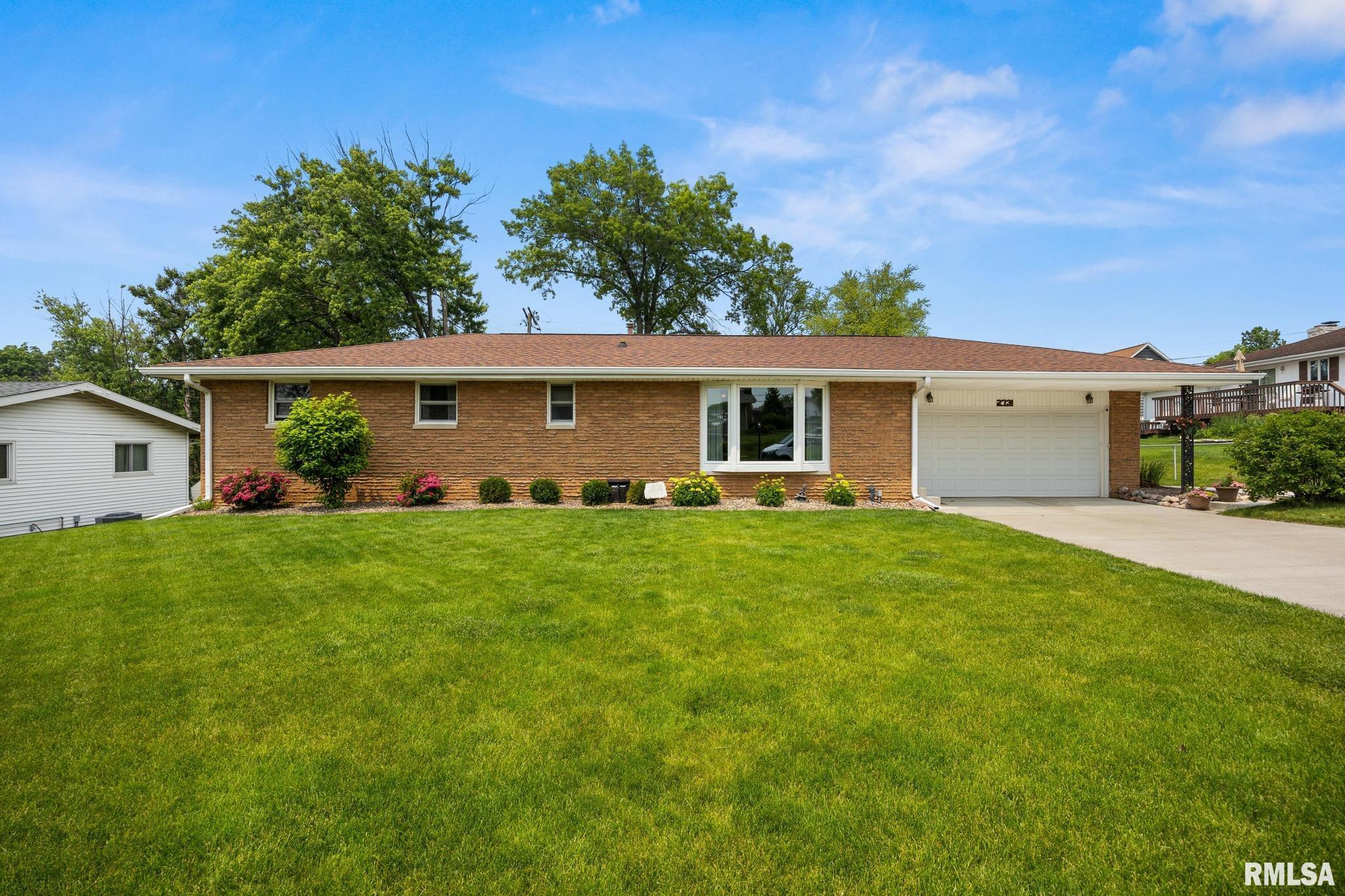 2731 W Pine Hill Lane, Peoria, Illinois image 1