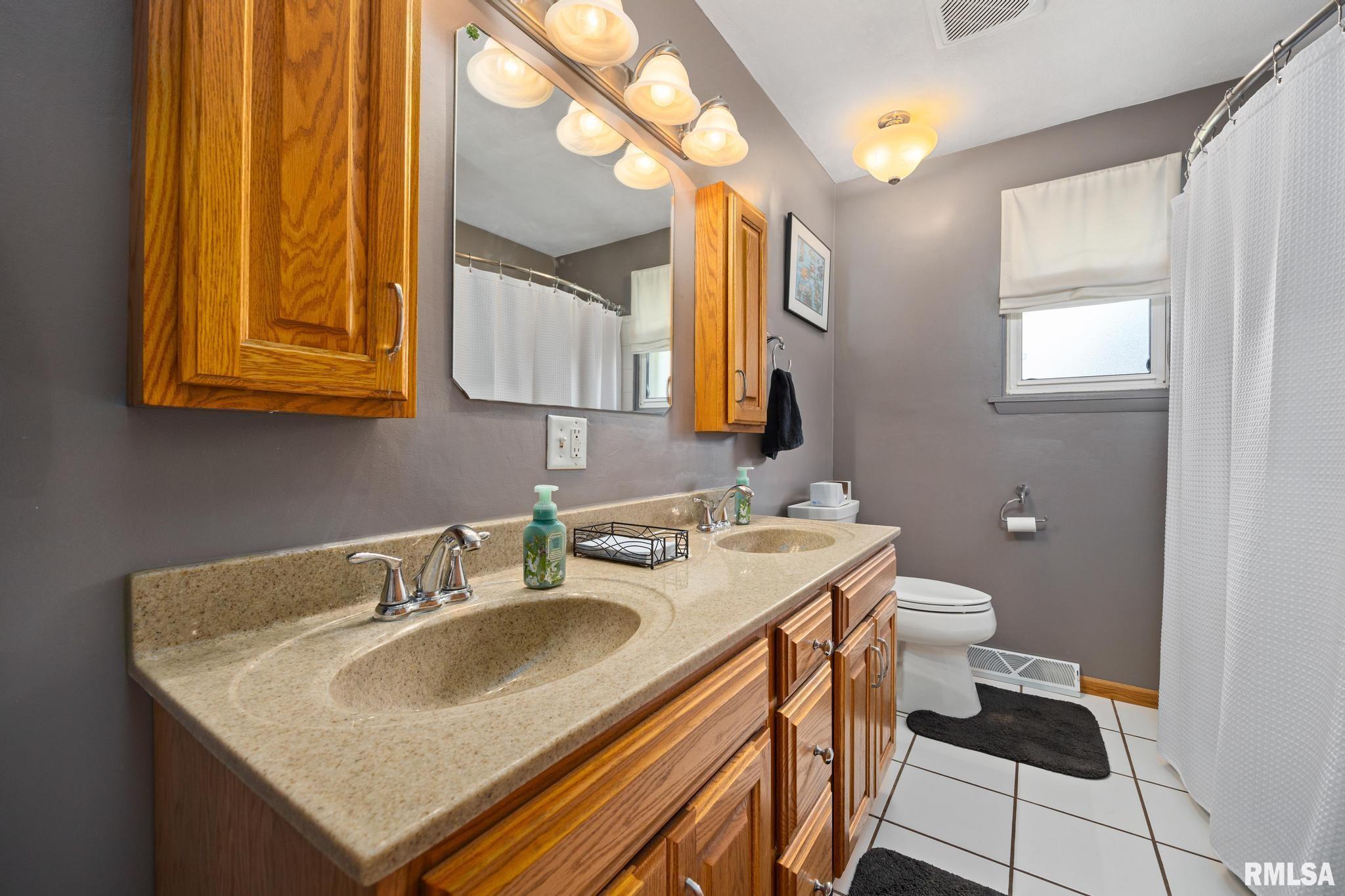 2731 W Pine Hill Lane, Peoria, Illinois image 22