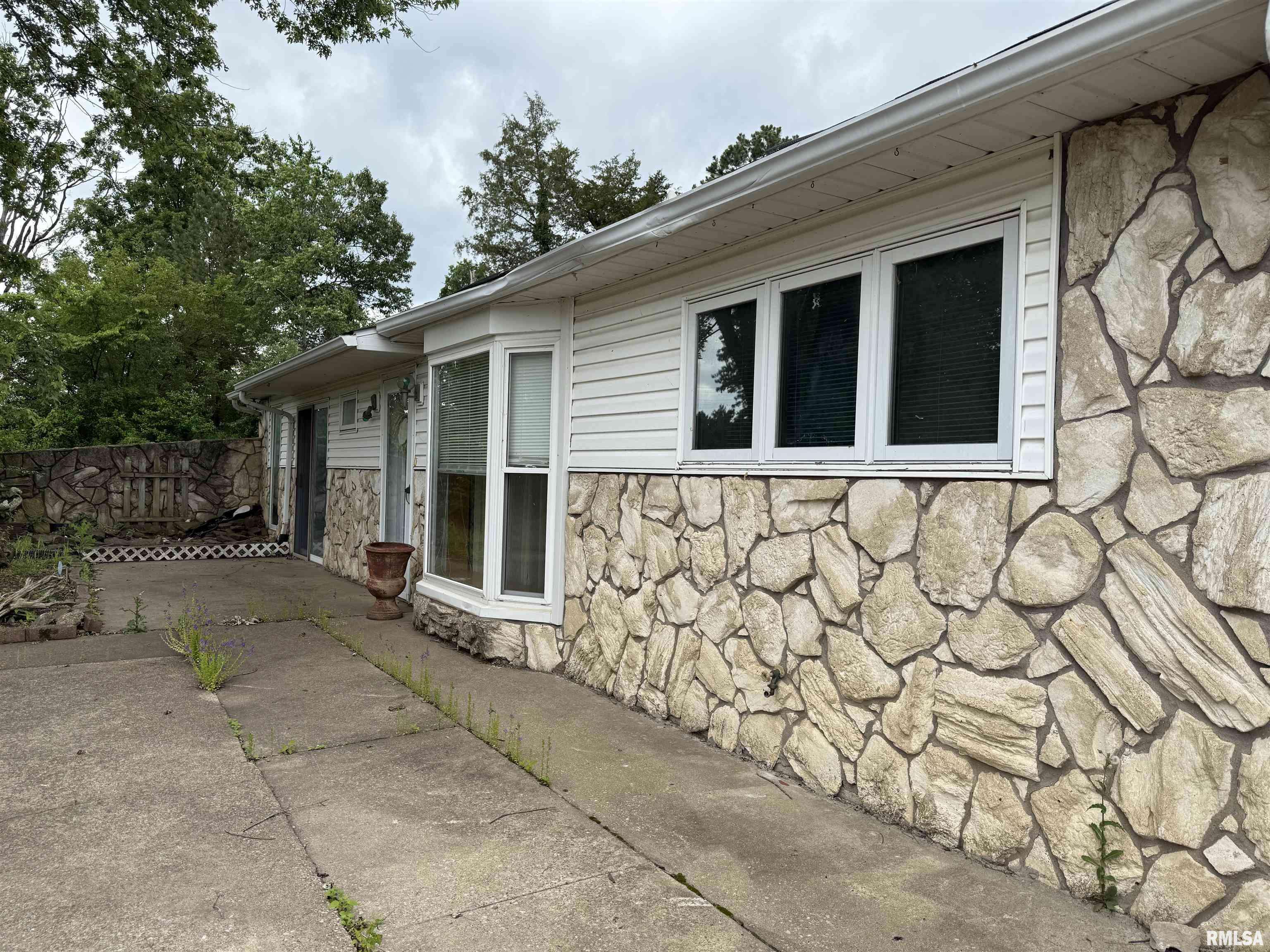 15 Dunn Lane, Goreville, Illinois image 5