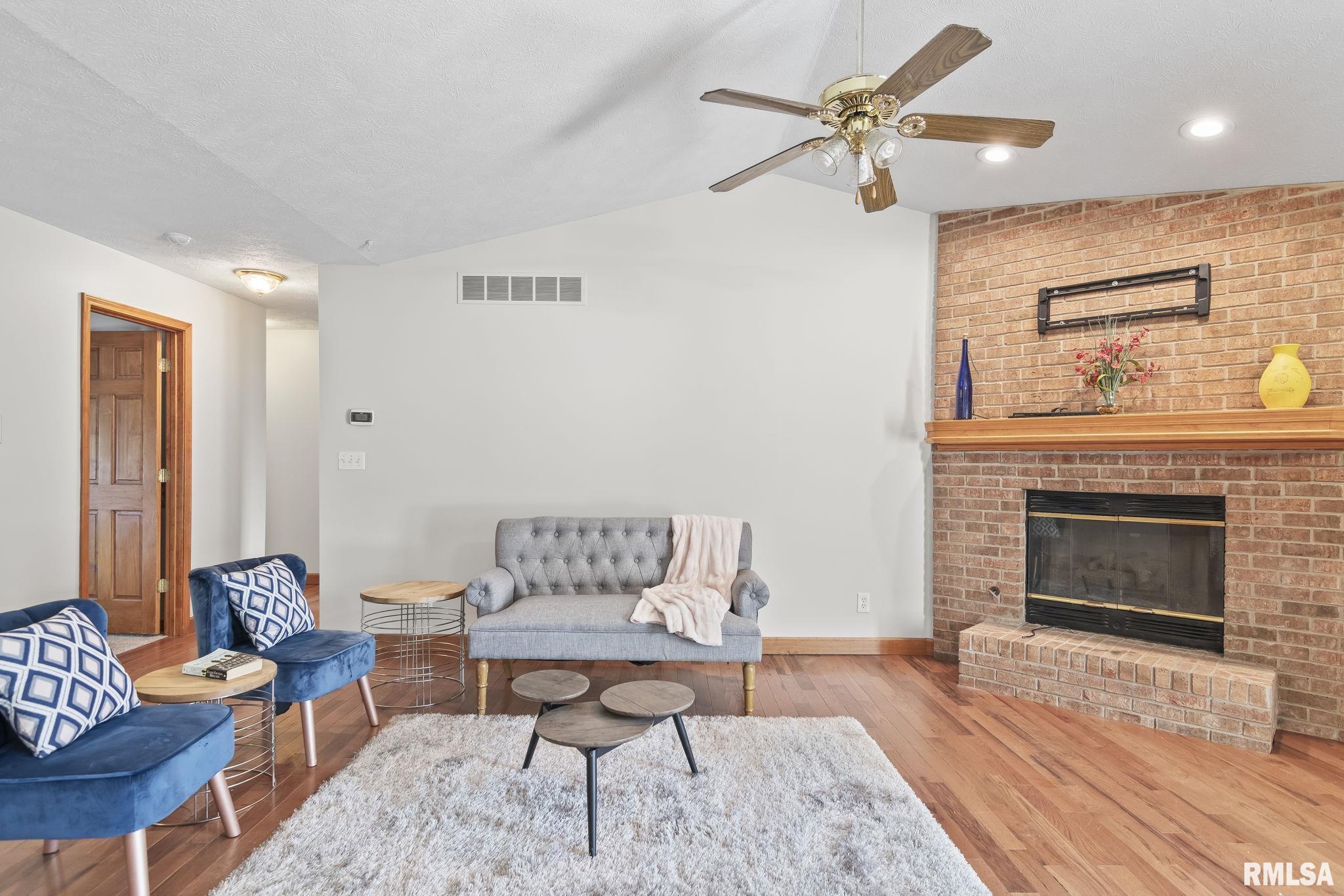 228 Brookside Glen Drive, Sherman, Illinois image 4