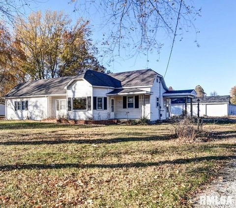 Homes For Sale - 411 W North Street<br/> Morrisonville, IL 62546