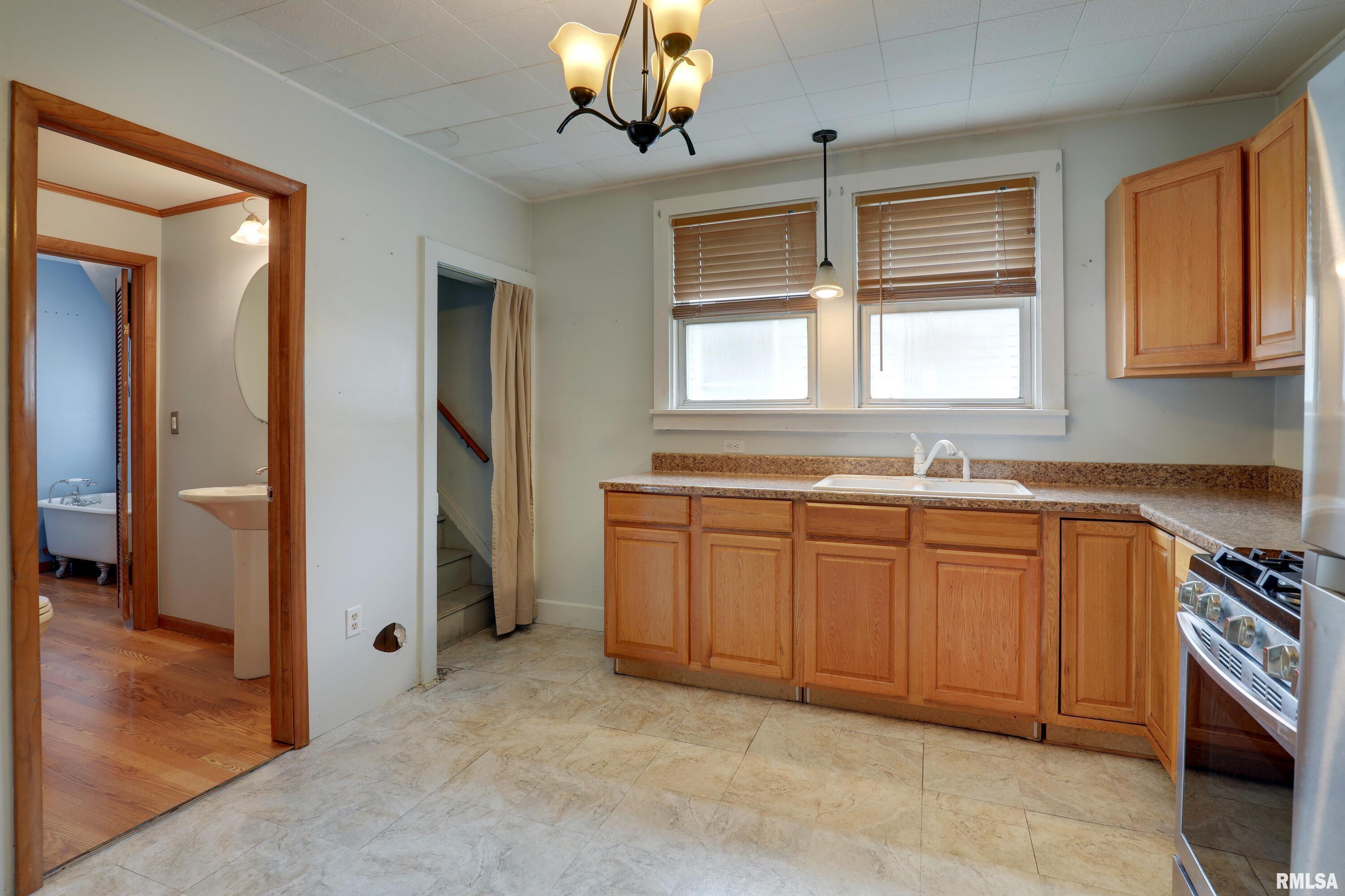 2911 Hampshire Street, Quincy, Illinois image 6