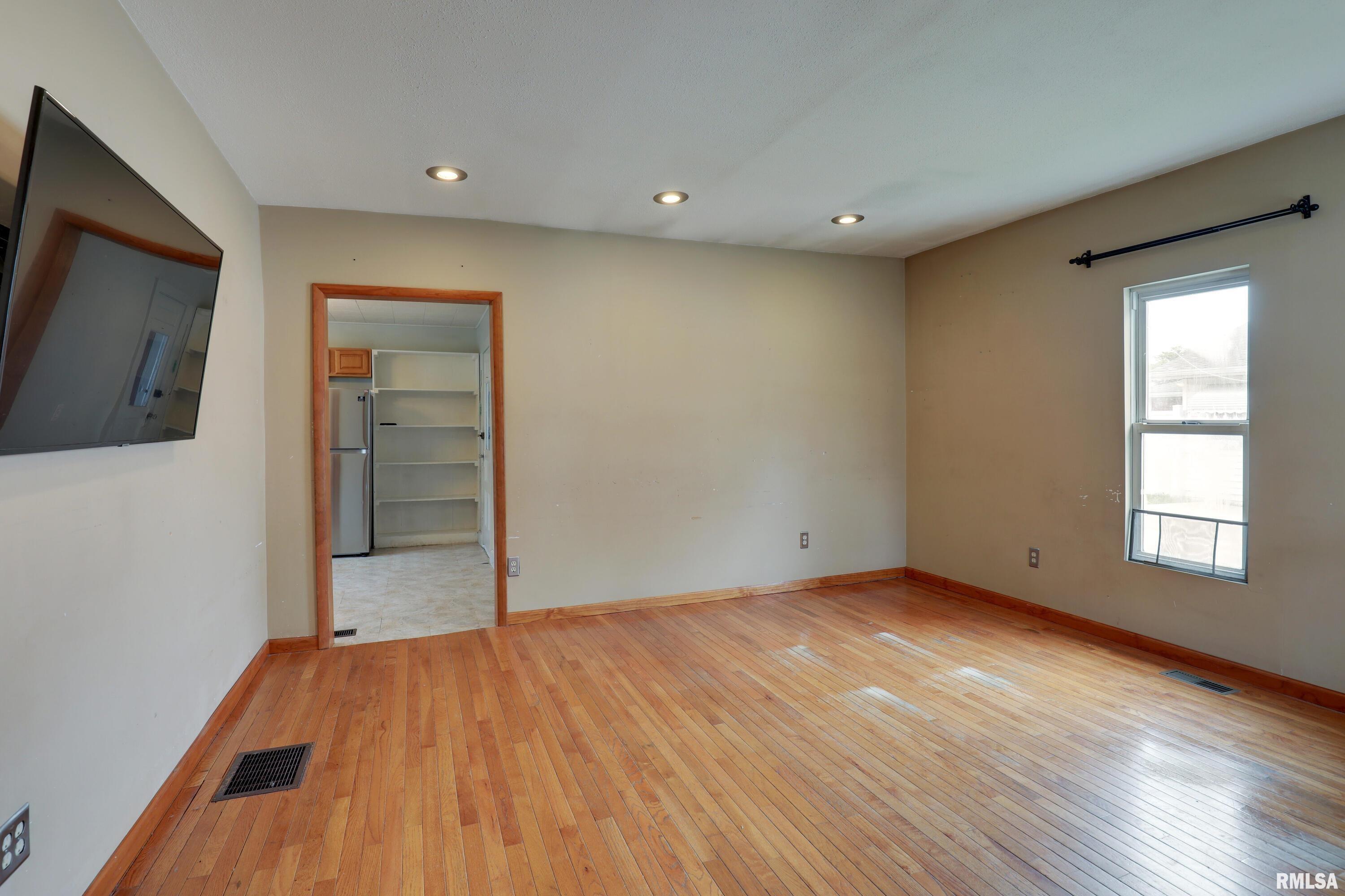 2911 Hampshire Street, Quincy, Illinois image 4