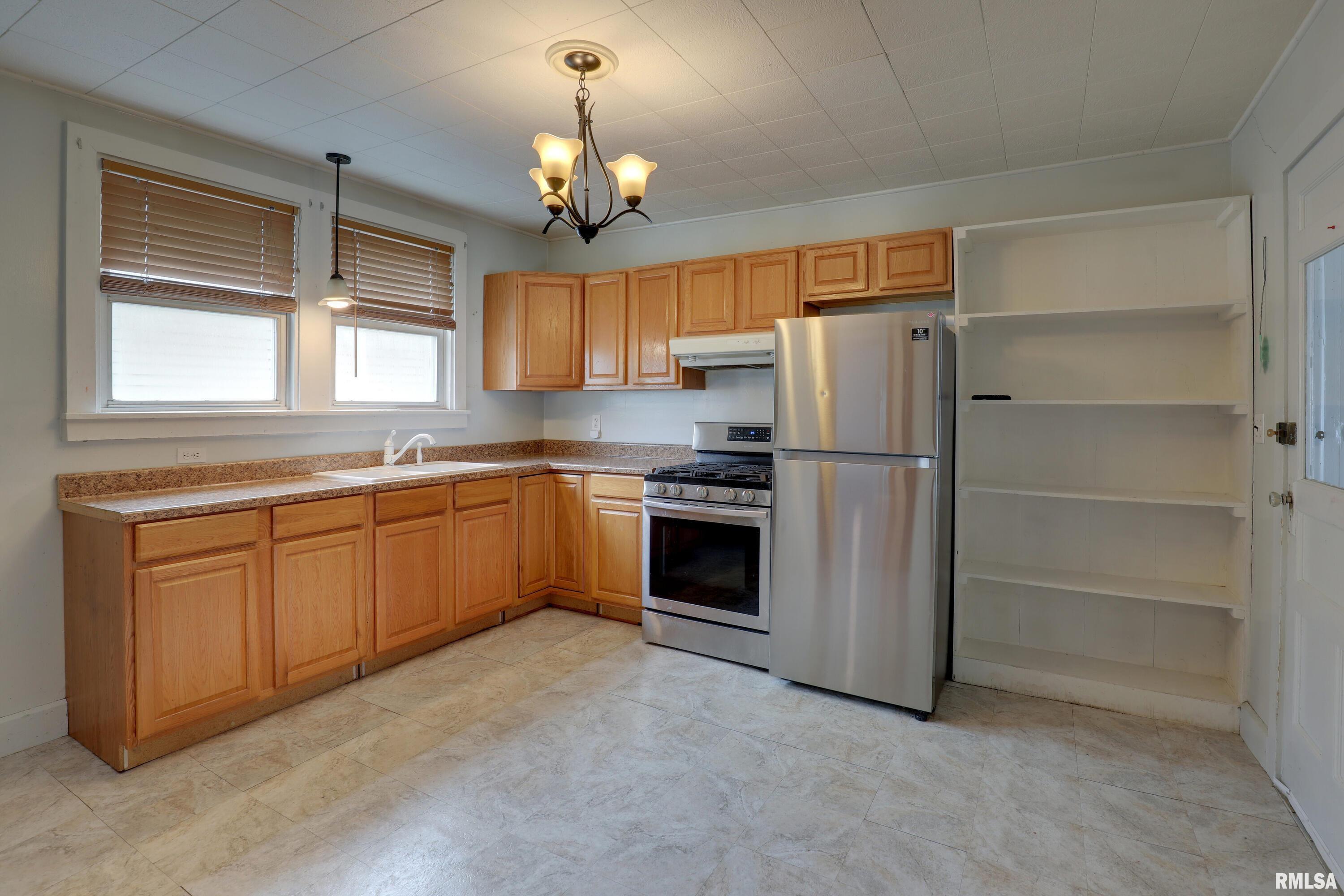 2911 Hampshire Street, Quincy, Illinois image 5