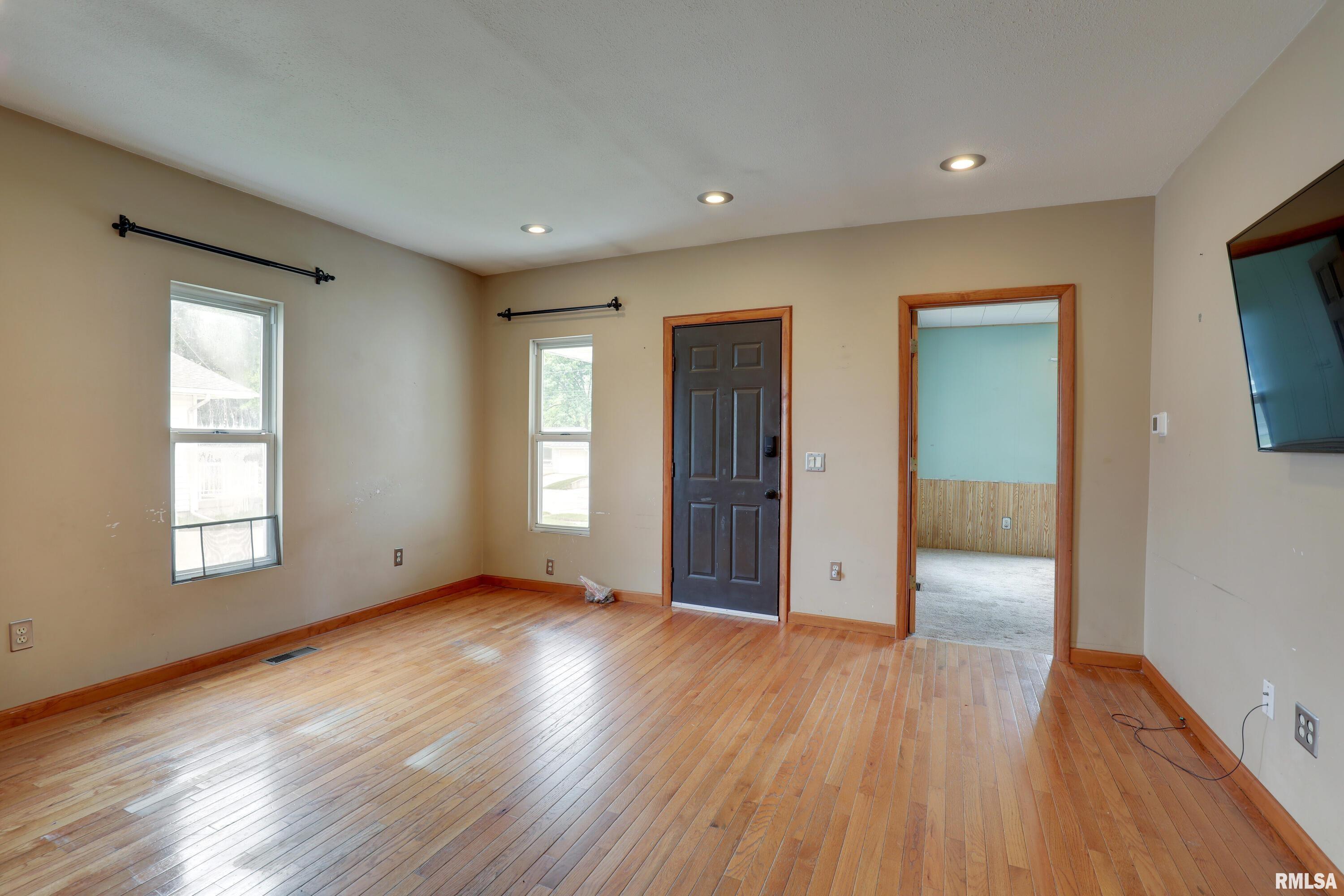 2911 Hampshire Street, Quincy, Illinois image 3