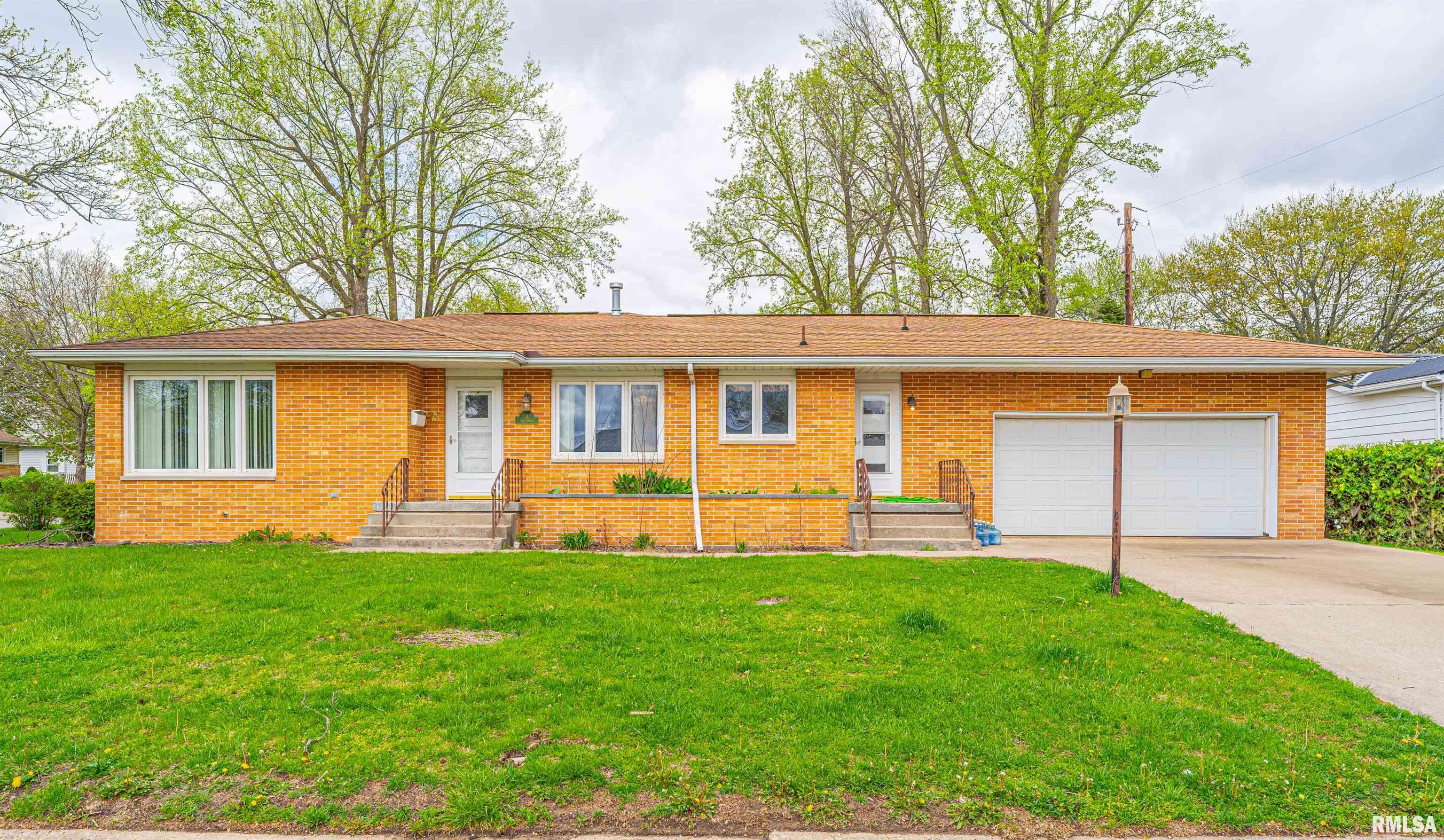 8 Tulip Drive, Lincoln, Illinois image 1