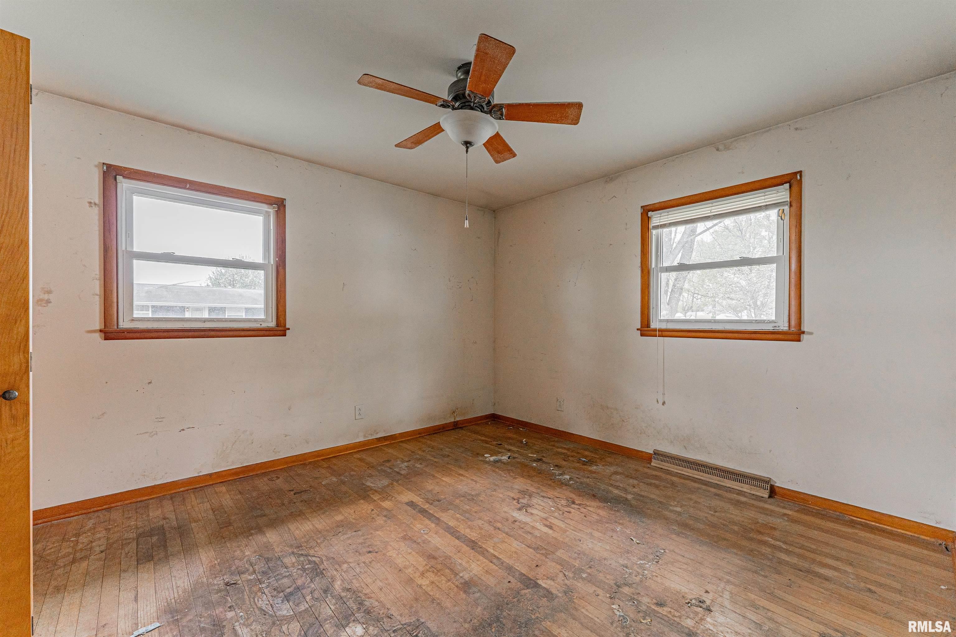 8 Tulip Drive, Lincoln, Illinois image 8