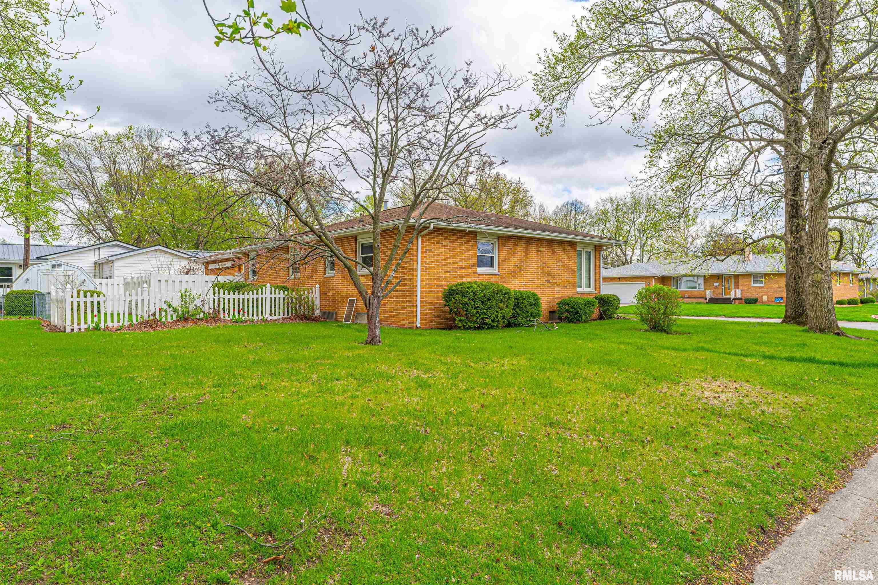 8 Tulip Drive, Lincoln, Illinois image 20