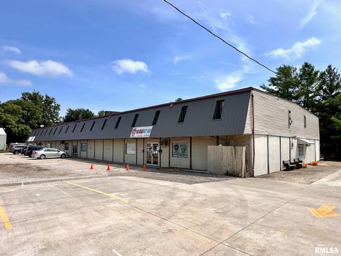 Multifamily For Sale - 1848 S Main Street #A<br/> Morgan County, Jacksonville, IL 62650