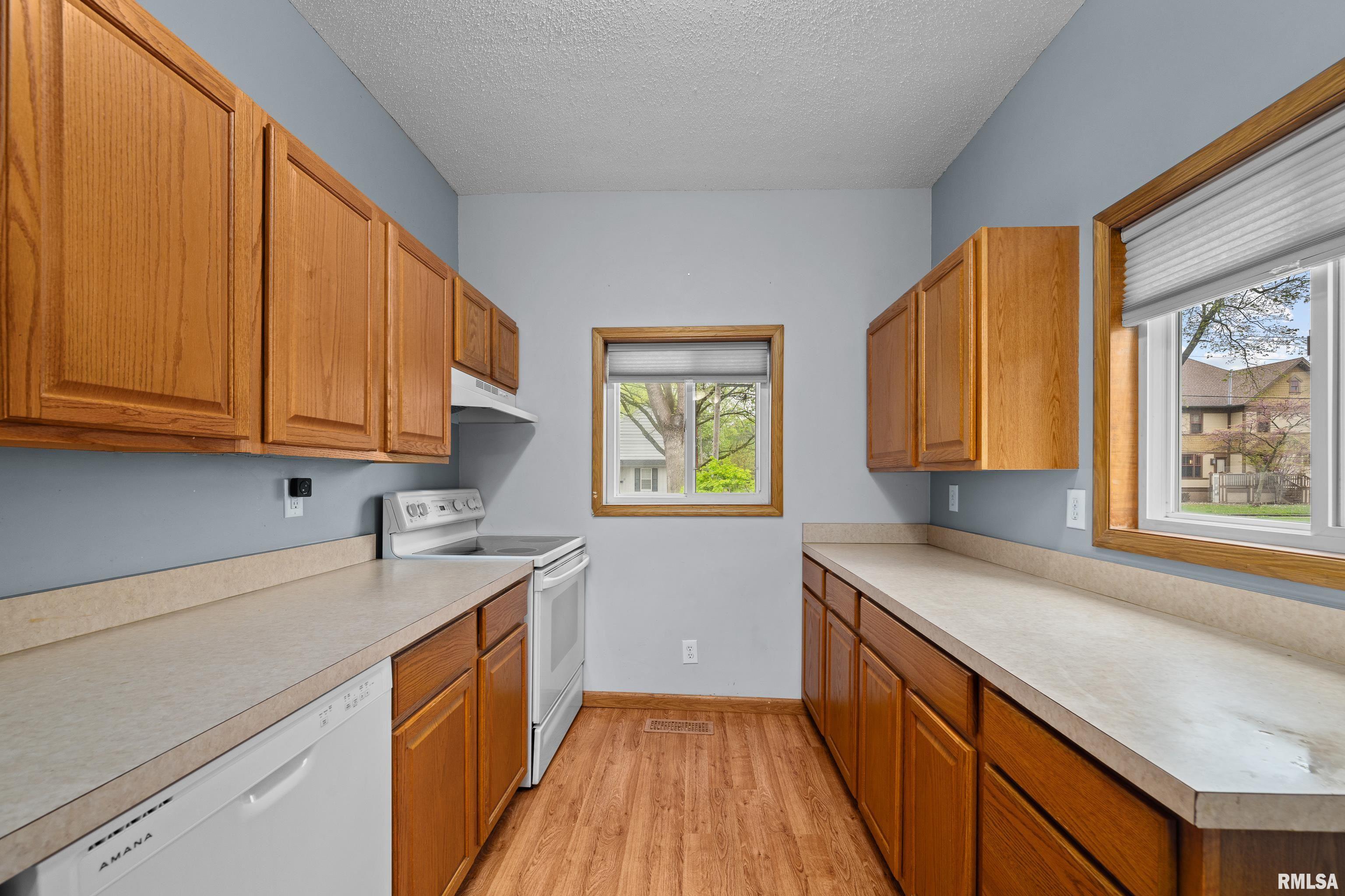 117 S 8th Street, Monmouth, Illinois image 14