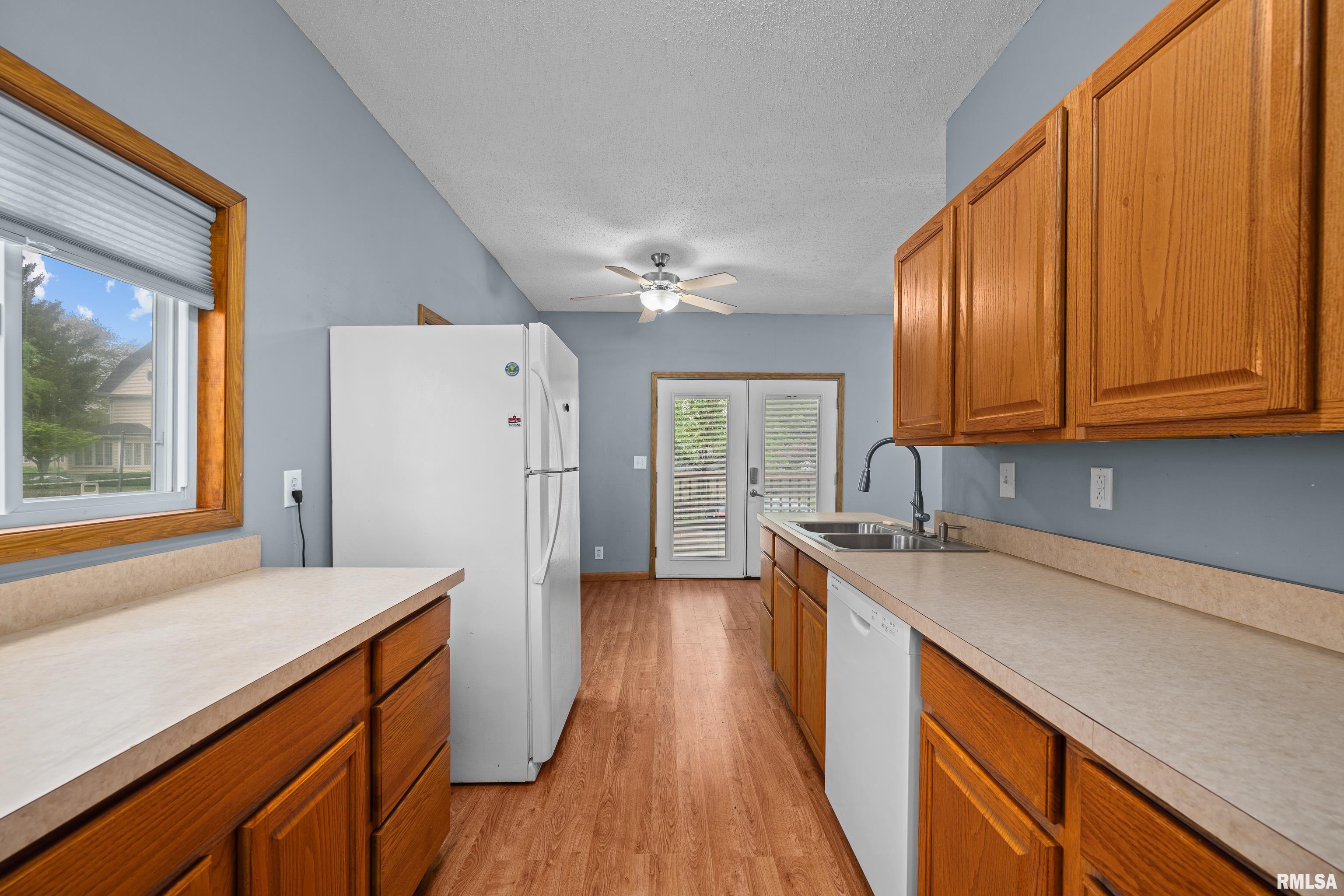 117 S 8th Street, Monmouth, Illinois image 15