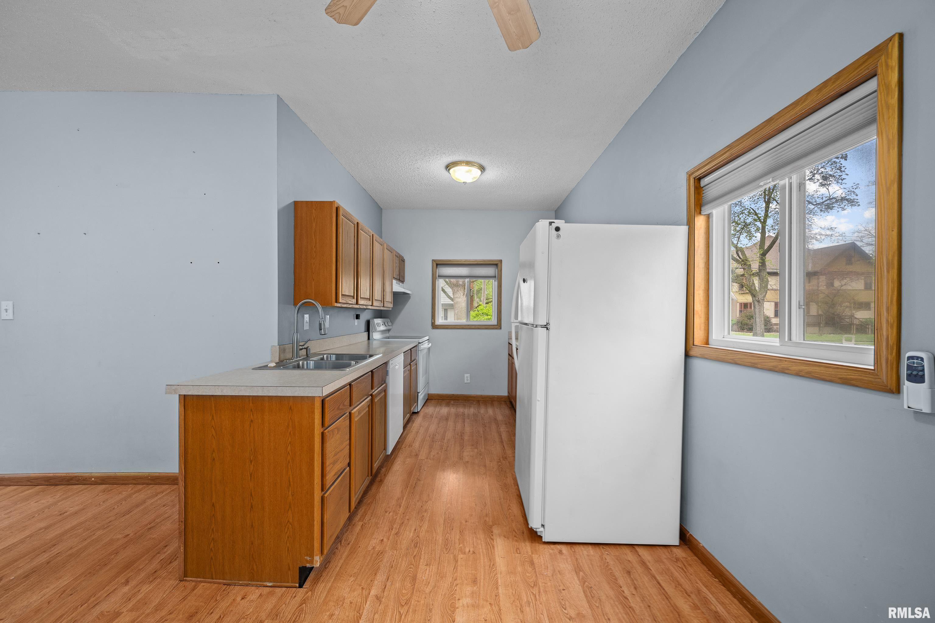 117 S 8th Street, Monmouth, Illinois image 11