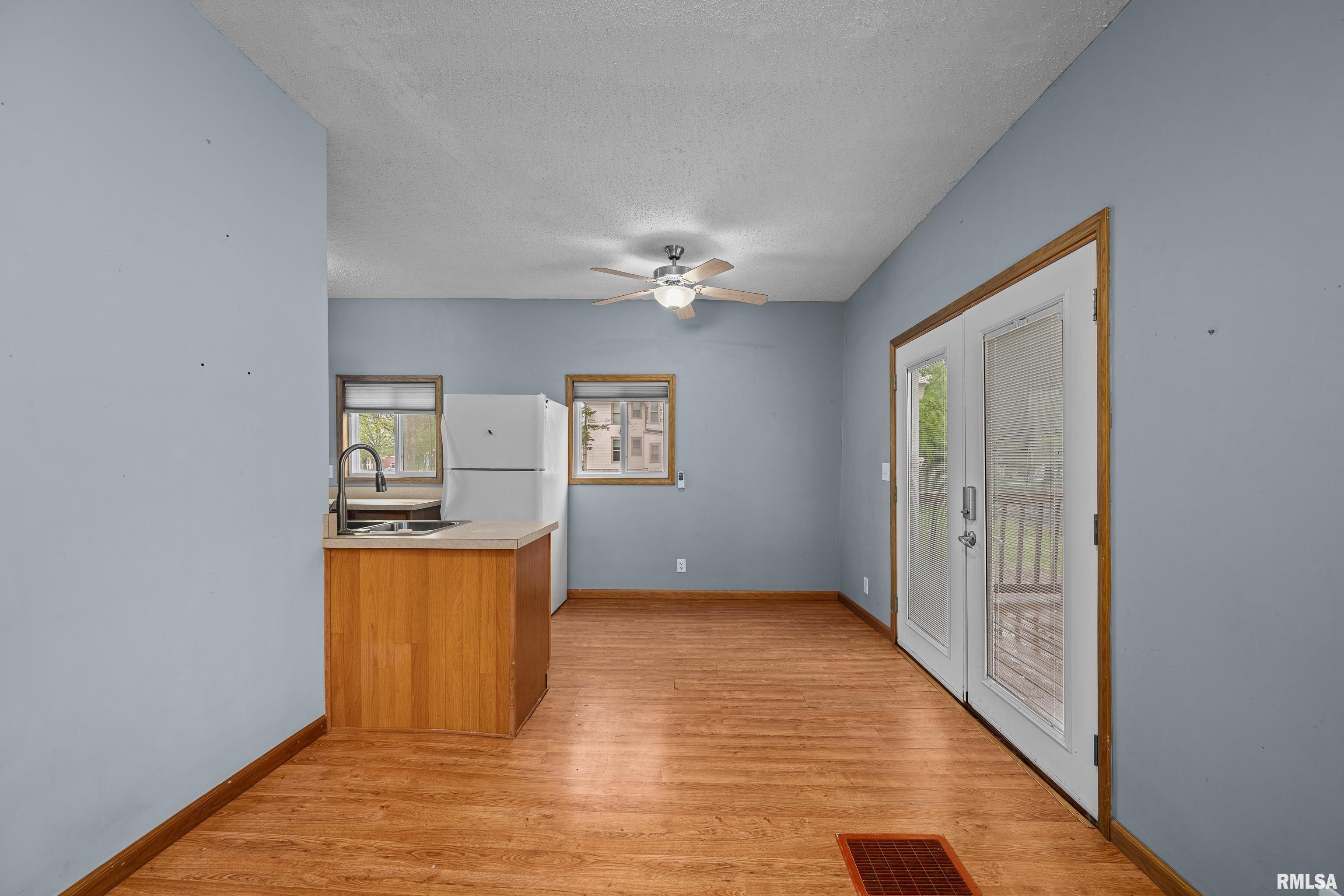 117 S 8th Street, Monmouth, Illinois image 13