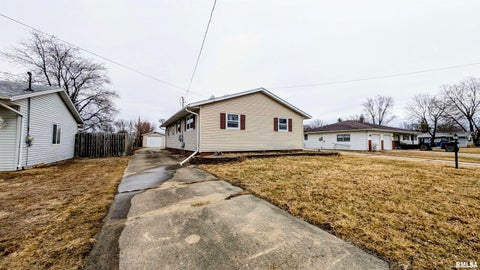 Homes For Sale - 1267 E Locust Street<br/> Canton, IL 61520