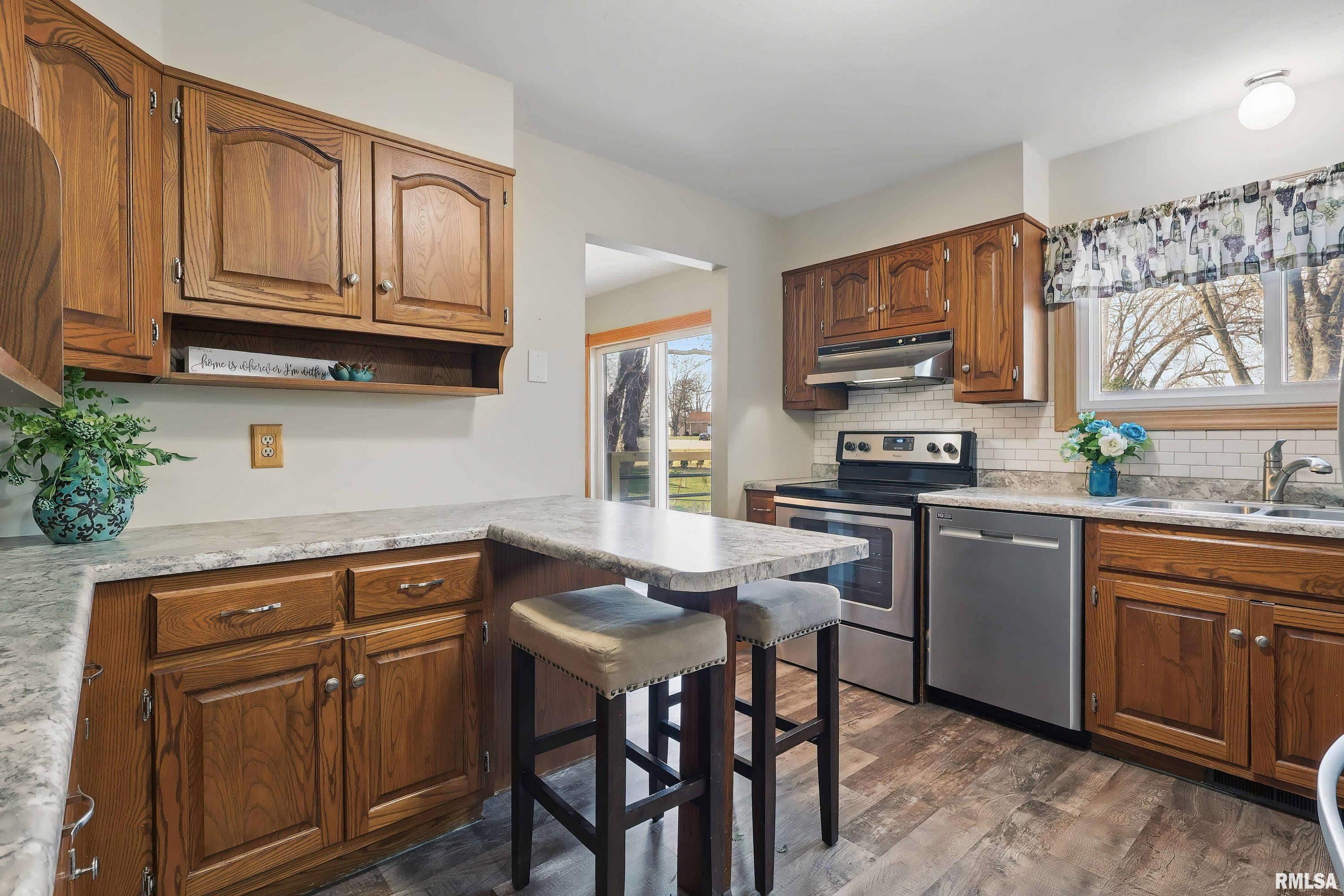 766 W 46th Street, Davenport, Iowa image 9