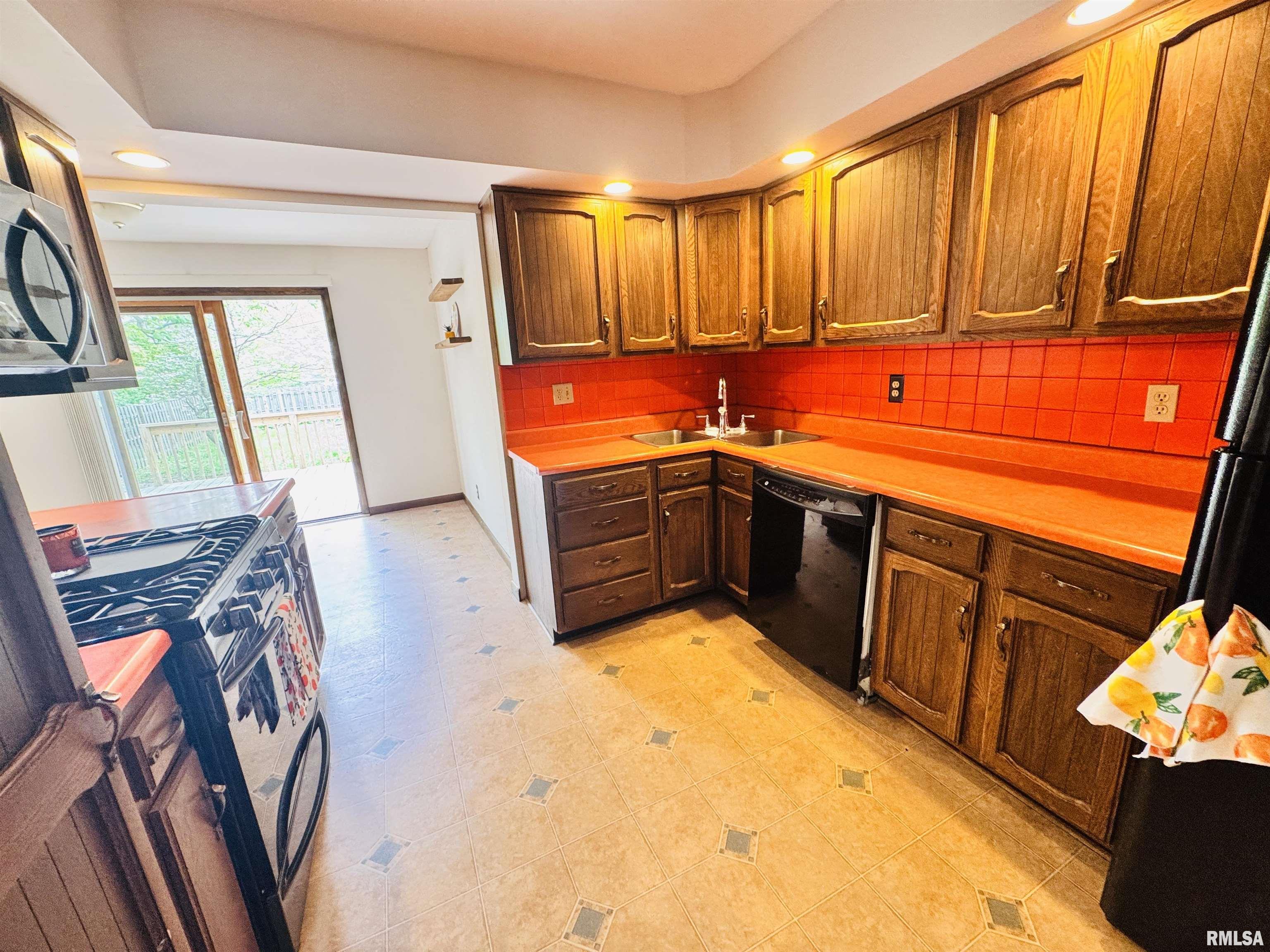 711 E Piper Street, Macomb, Illinois image 28