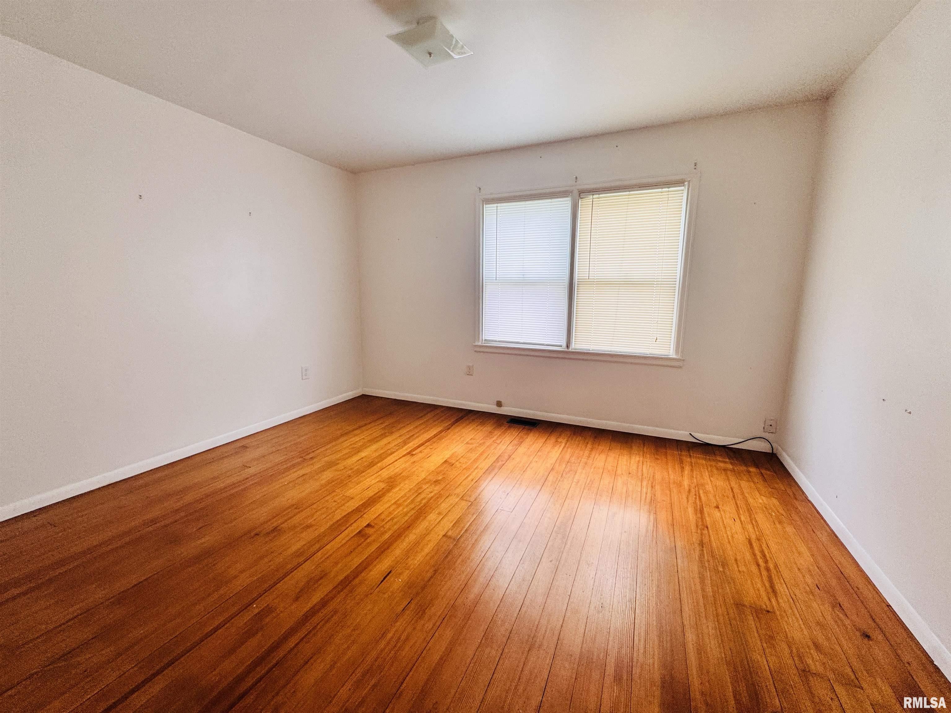 711 E Piper Street, Macomb, Illinois image 17