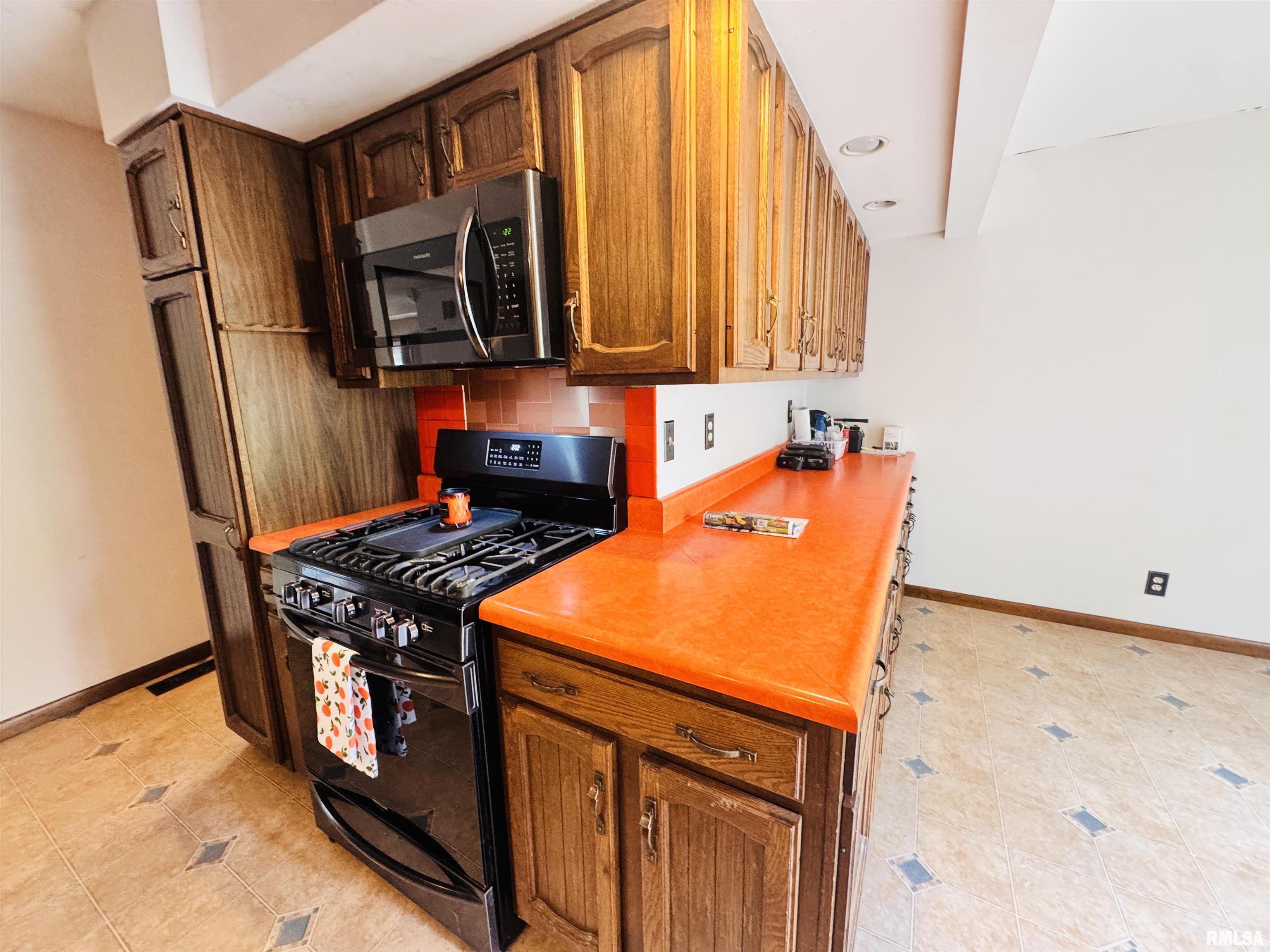711 E Piper Street, Macomb, Illinois image 30