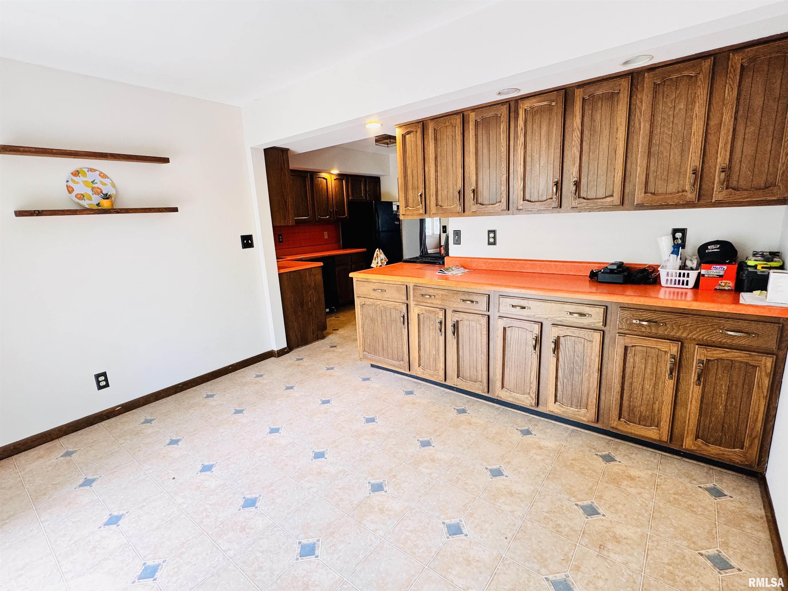 711 E Piper Street, Macomb, Illinois image 39