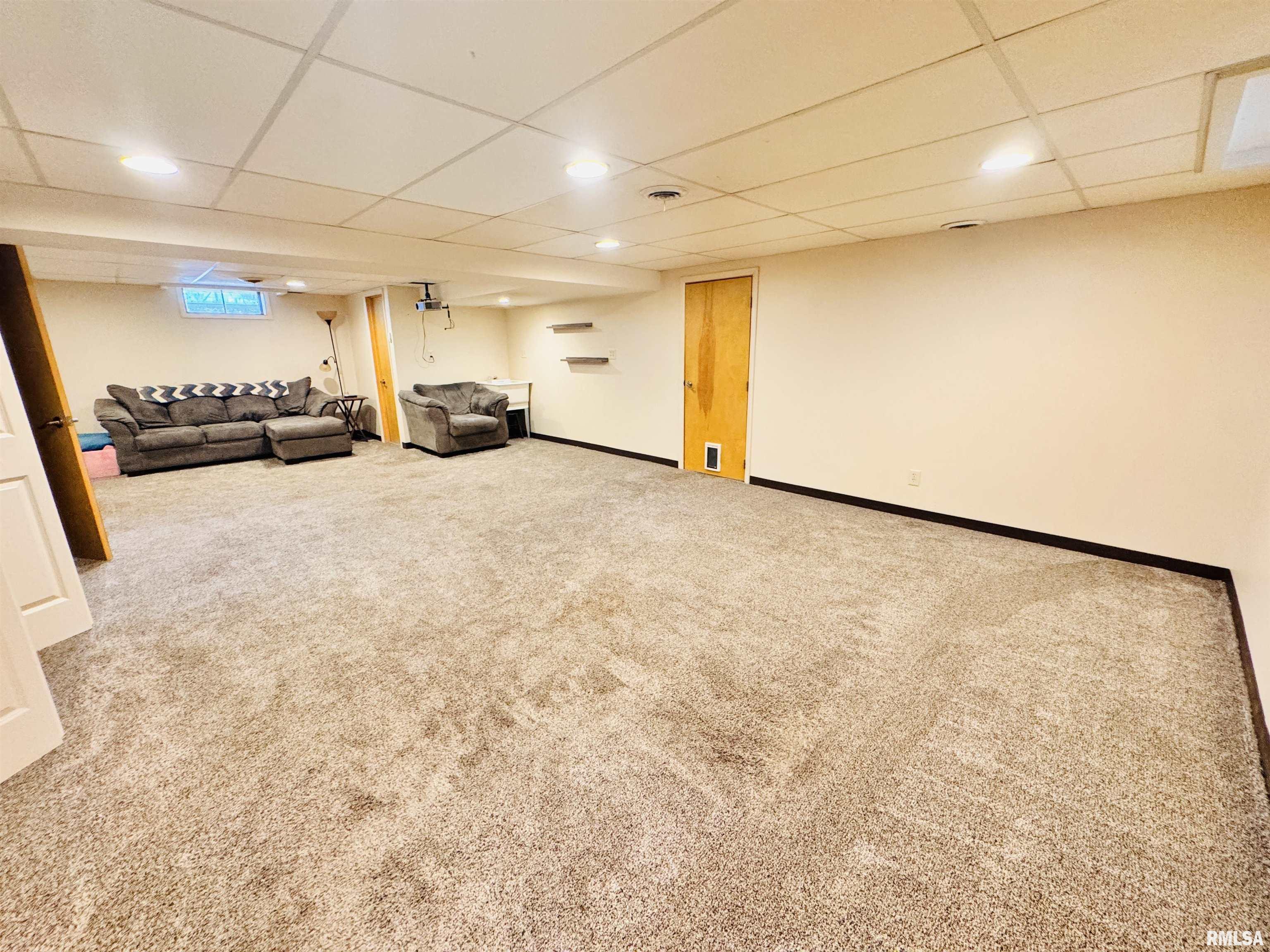 711 E Piper Street, Macomb, Illinois image 31