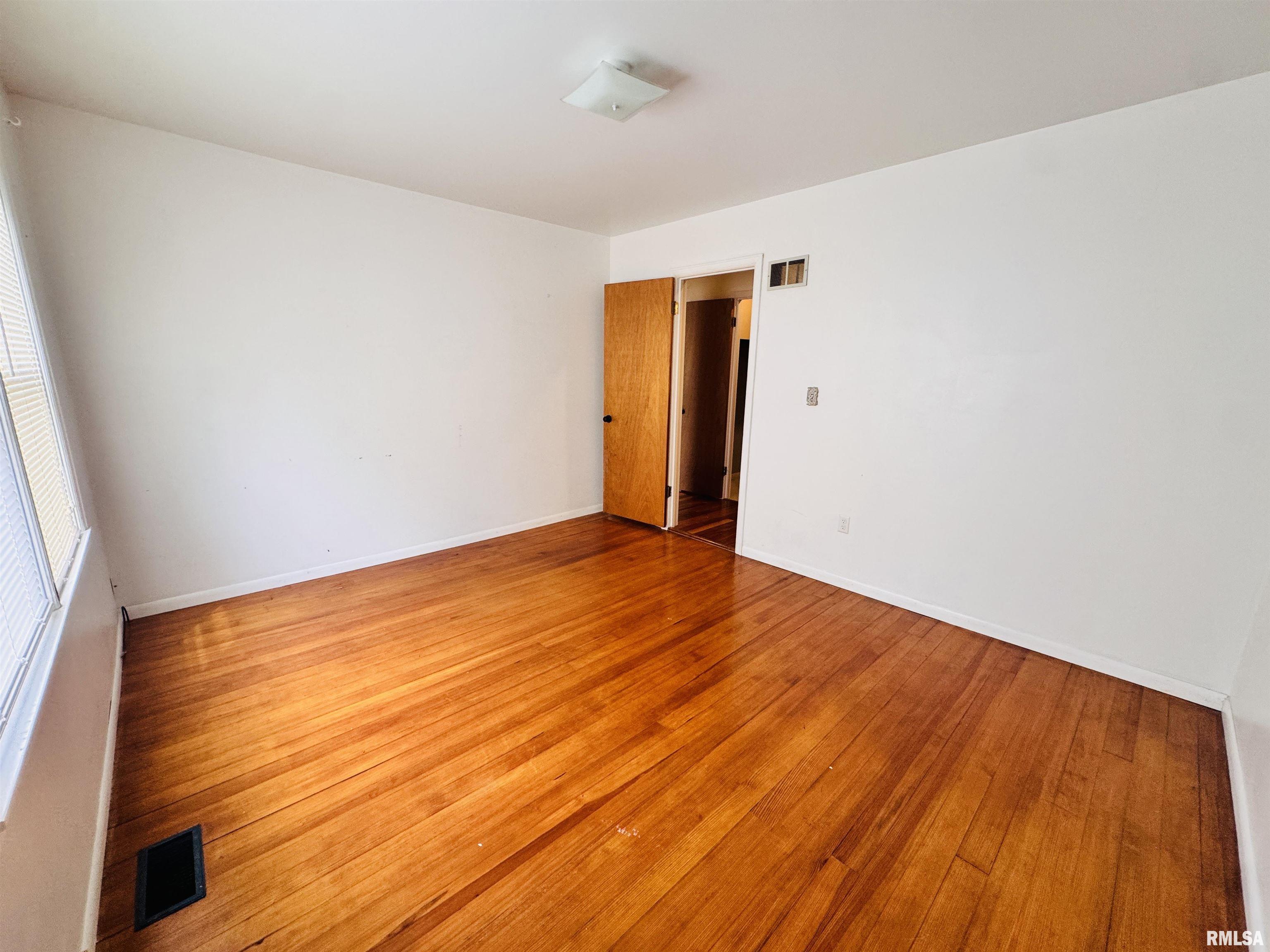 711 E Piper Street, Macomb, Illinois image 18