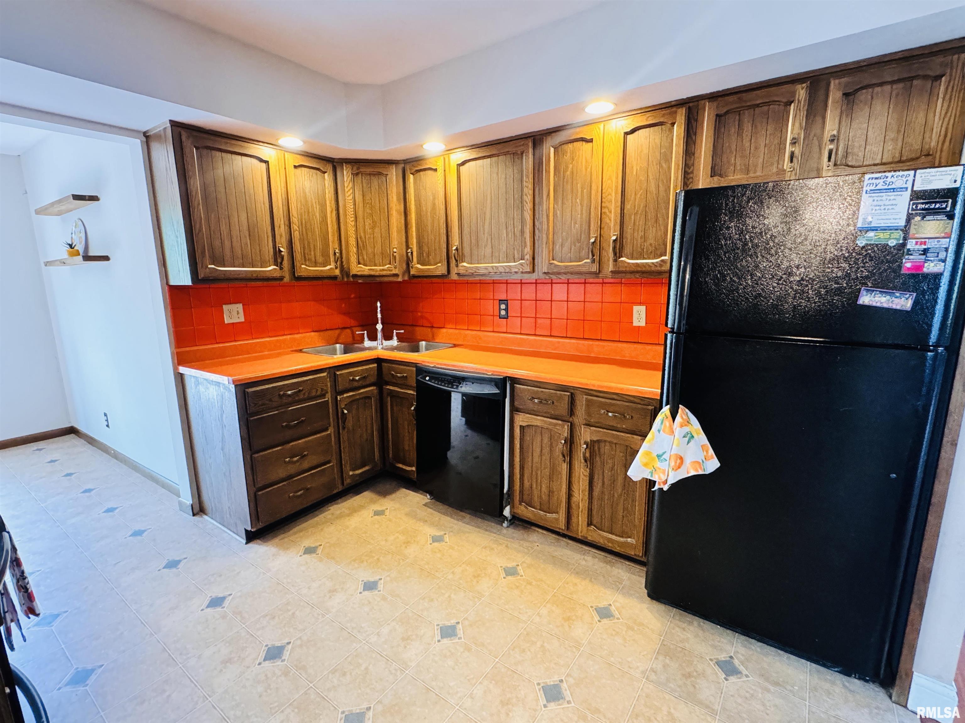 711 E Piper Street, Macomb, Illinois image 38