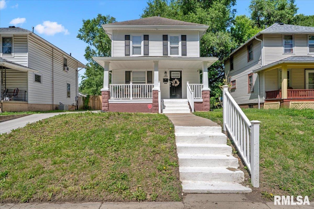 Photo 1 of 20 — 2509 S 10TH Street, Springfield, IL 62703