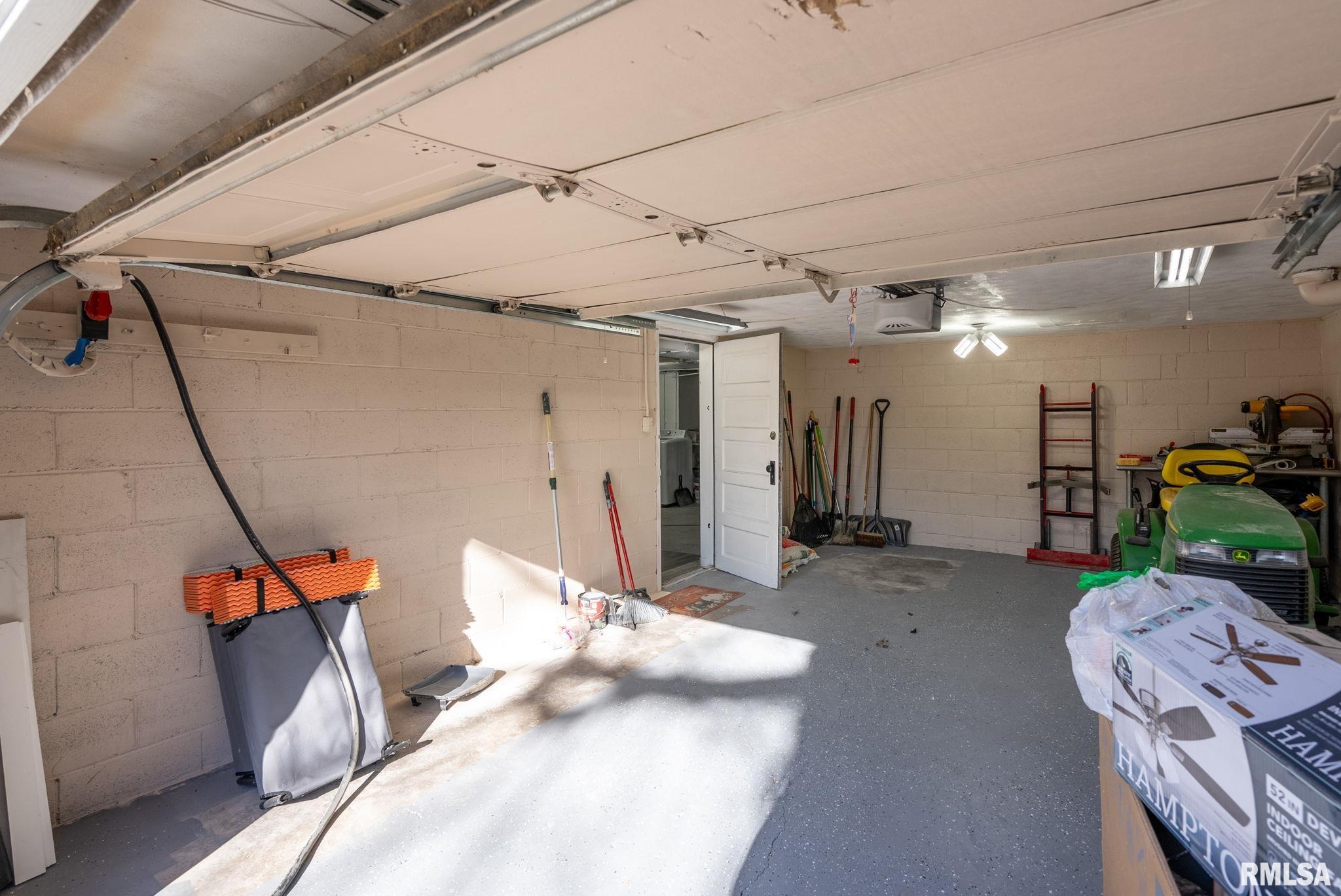 2414 Glen Place, Davenport, Iowa image 13