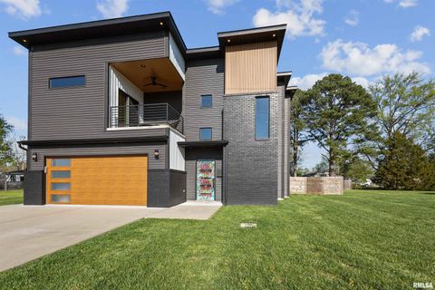 Photo of 1303 N Otis Street, Marion, IL 62959 (MLS # PA1265529)