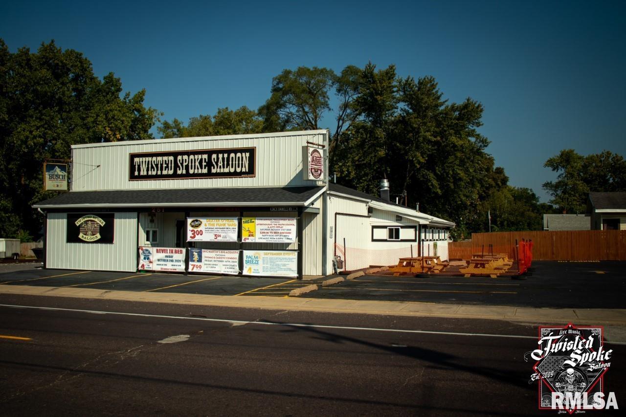 Photo 1 of 38 — 251 DERBY Street, Pekin, IL 61554